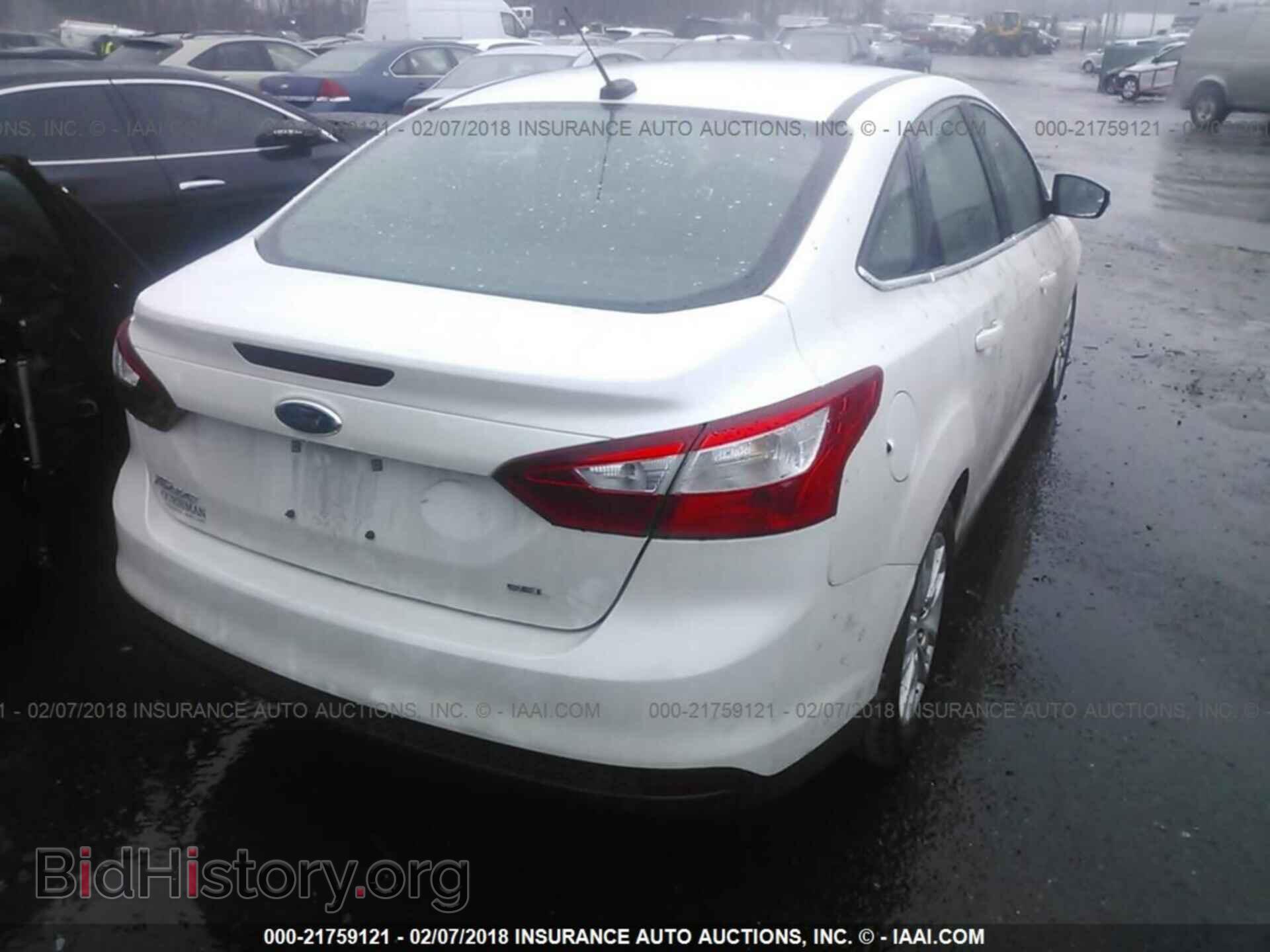 2012 Ford Focus - VIN: 1FAHP3H24CL248041 - Photo 4