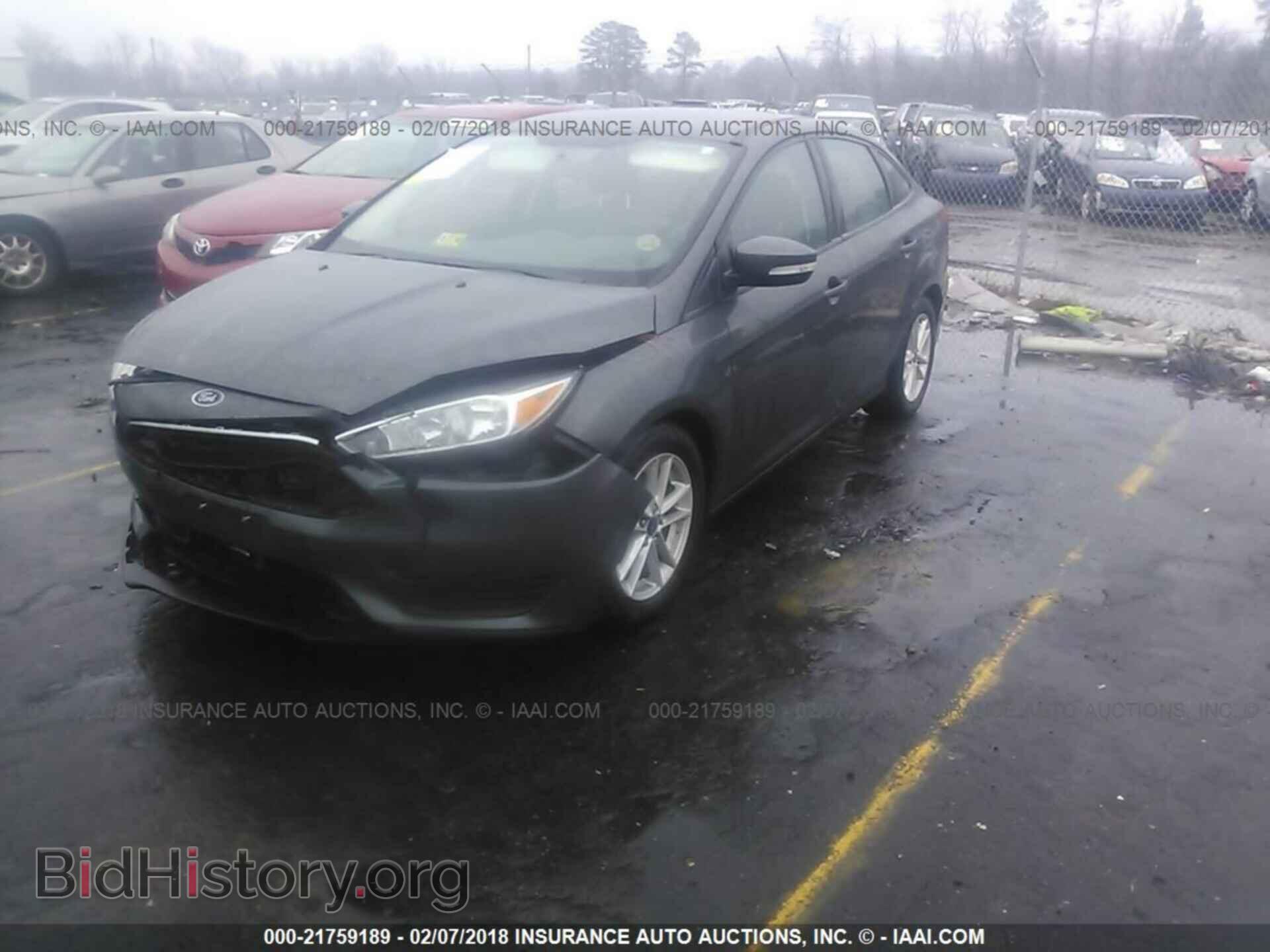 2016 Ford Focus - VIN: 1FADP3F23GL324047 - Photo 2