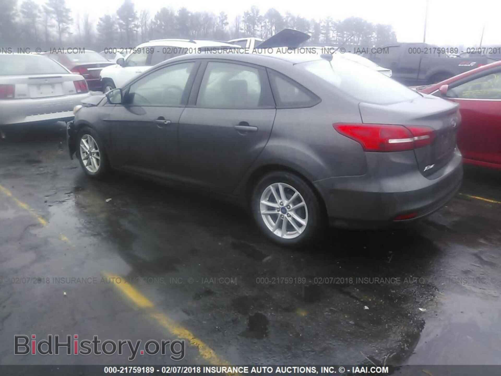 2016 Ford Focus - VIN: 1FADP3F23GL324047 - Photo 3