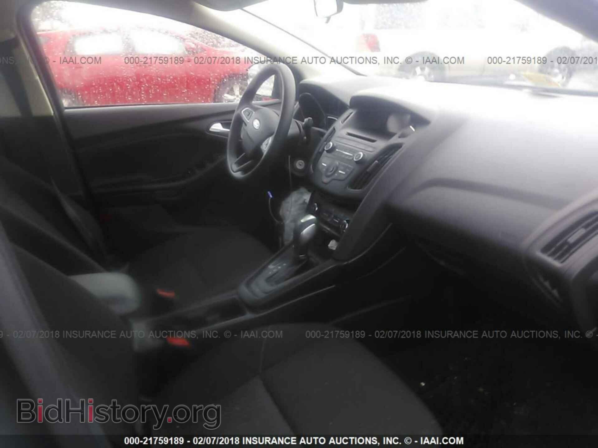 2016 Ford Focus - VIN: 1FADP3F23GL324047 - Photo 5