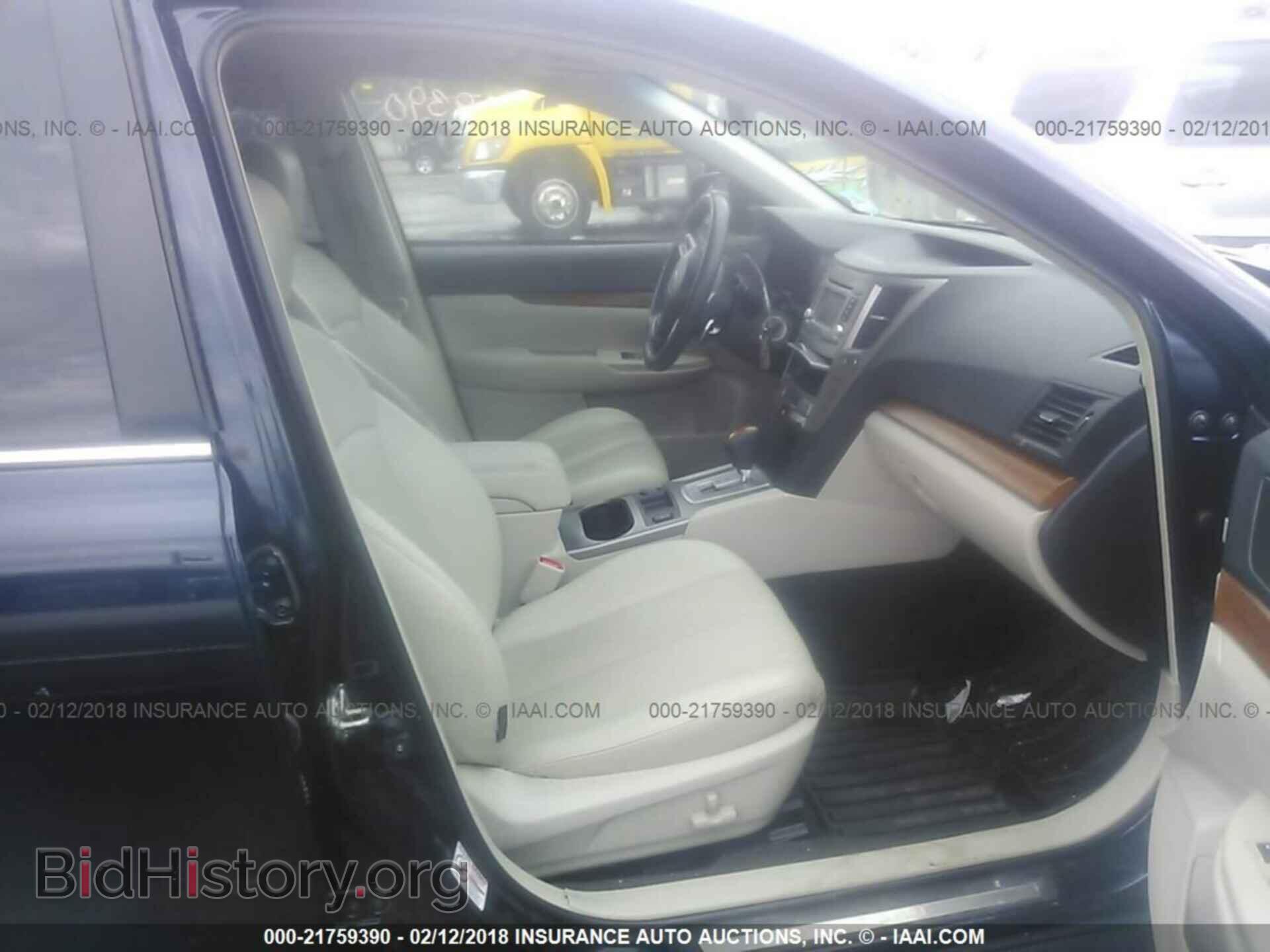 2014 Subaru Outback - VIN: 4S4BRBLC6E3218445 - Фото 5
