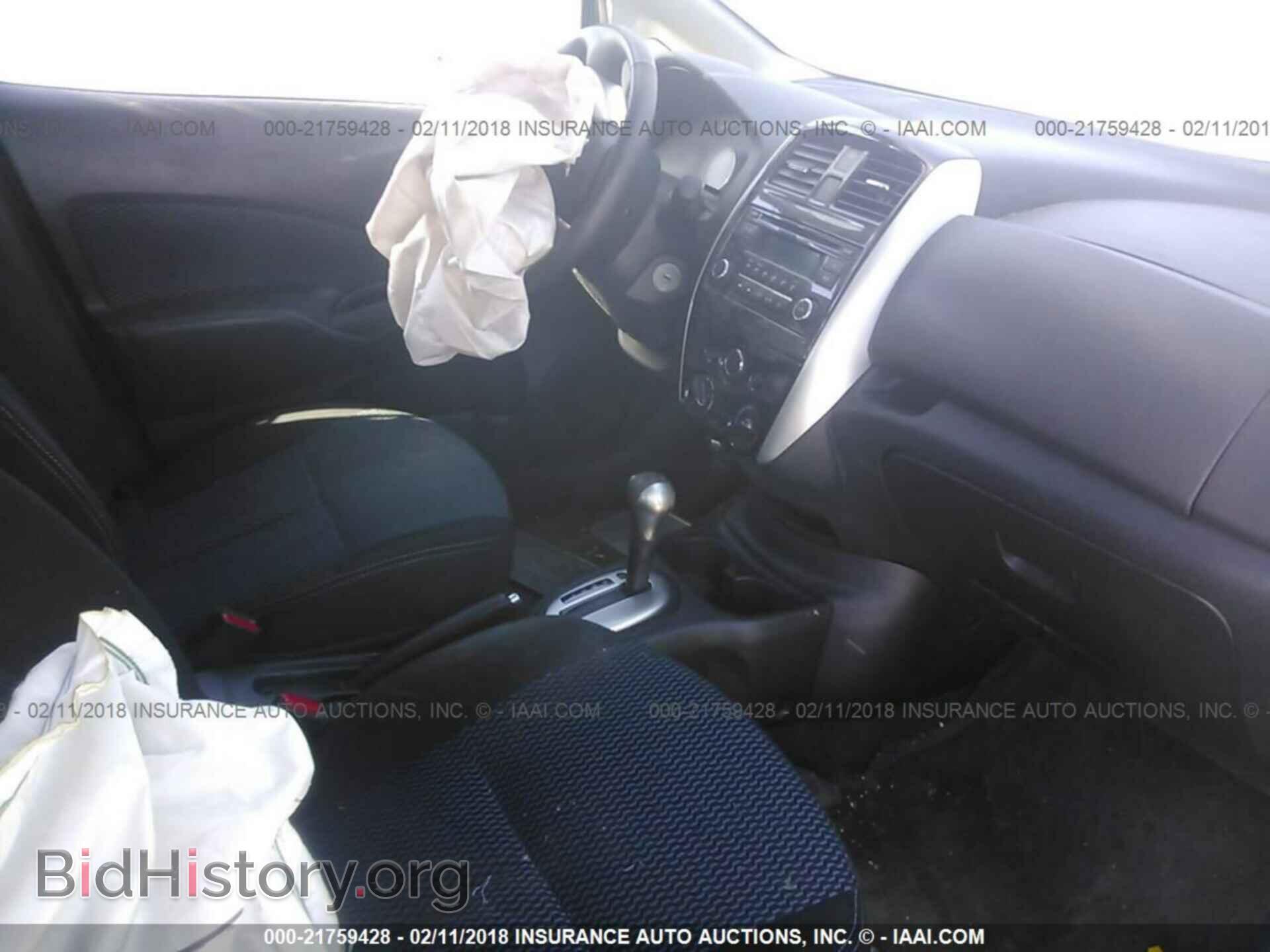 2015 Nissan Versa note - VIN: 3N1CE2CPXFL403114 - Photo 5
