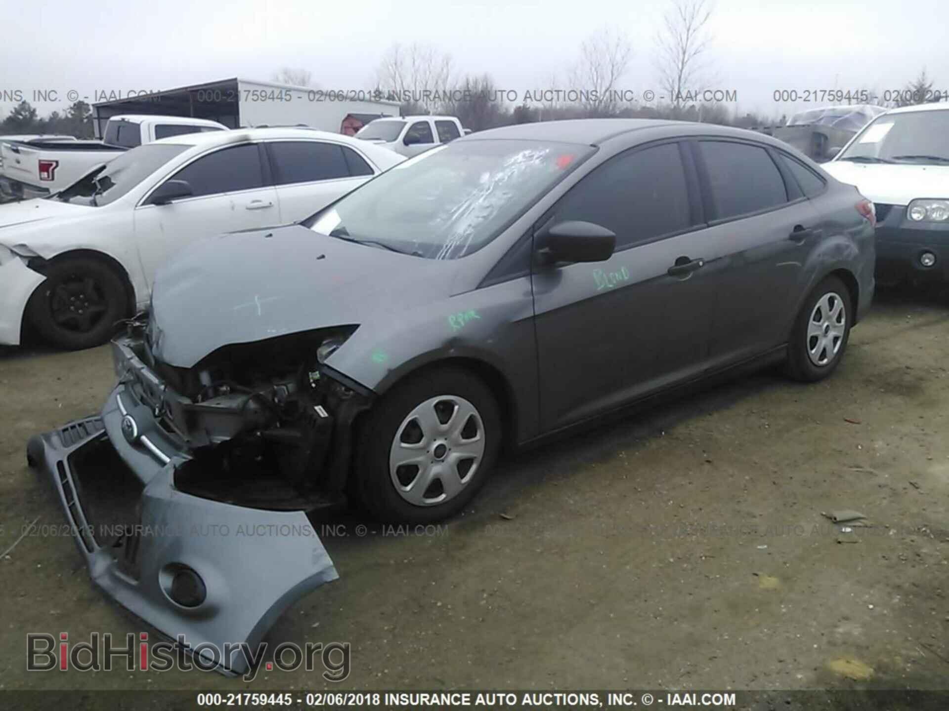 2014 Ford Focus - VIN: 1FADP3E22EL345504 - Photo 2