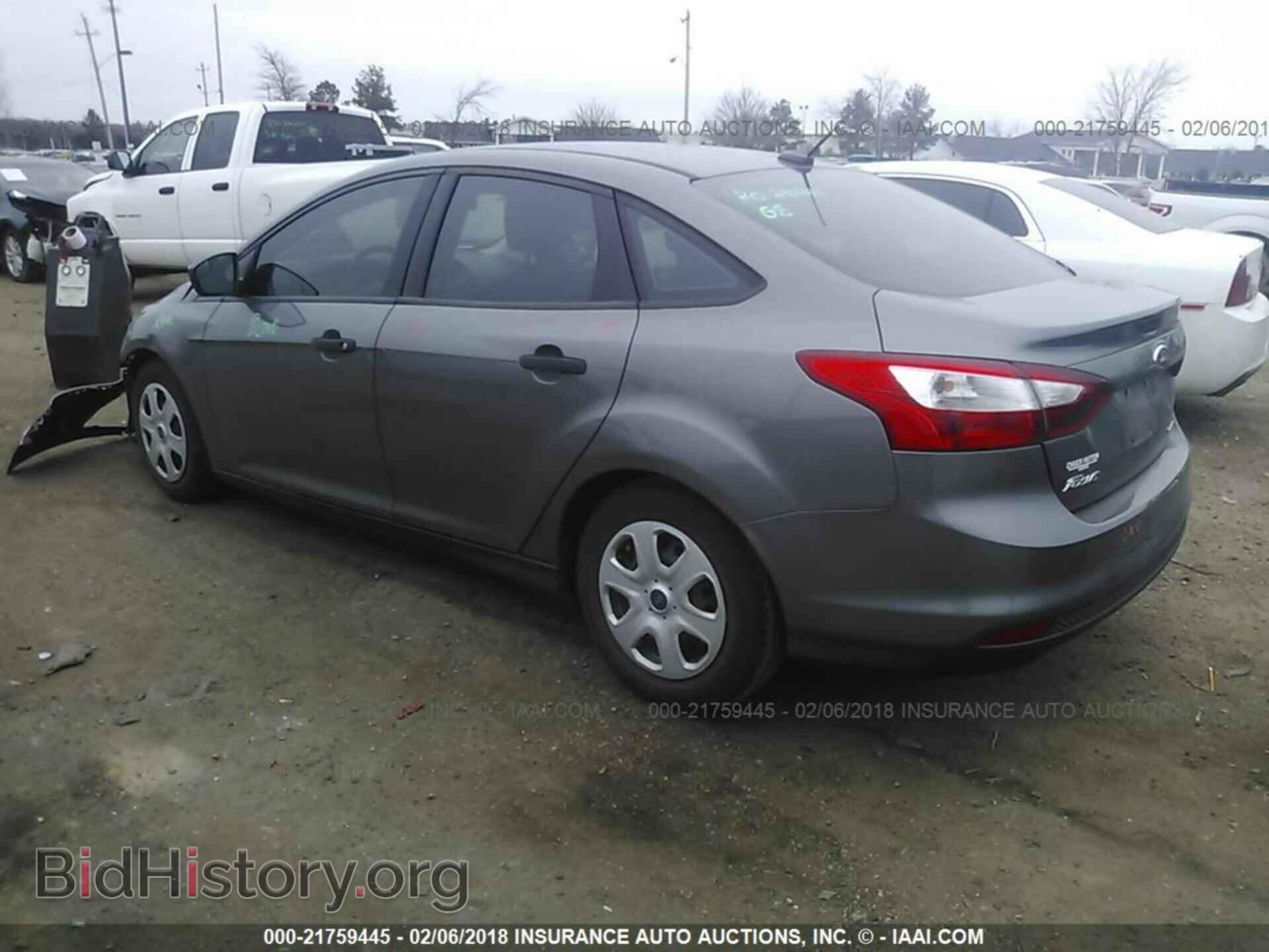 2014 Ford Focus - VIN: 1FADP3E22EL345504 - Photo 3