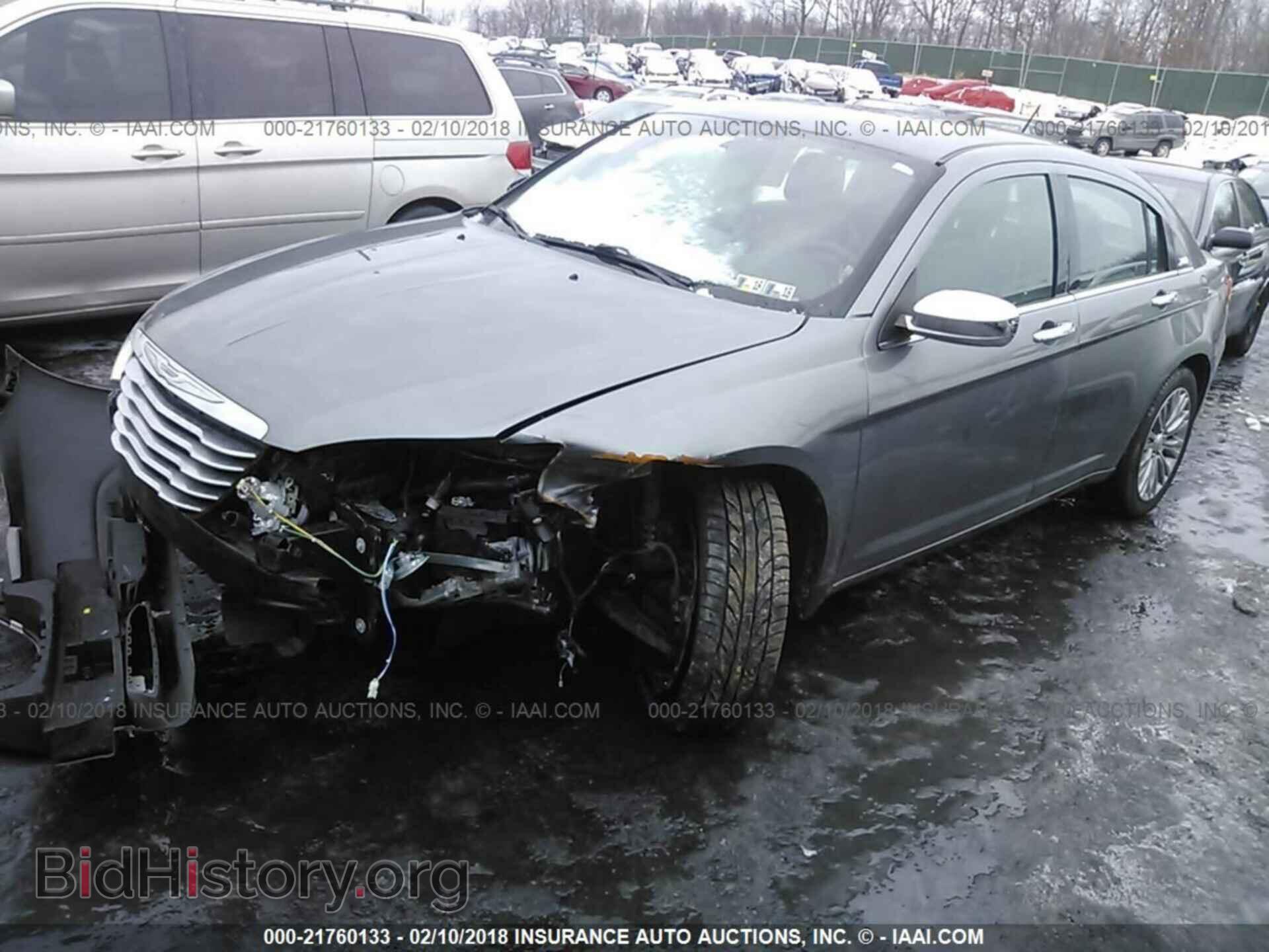 2012 Chrysler 200 - VIN: 1C3CCBCB7CN303821 - Фото 2