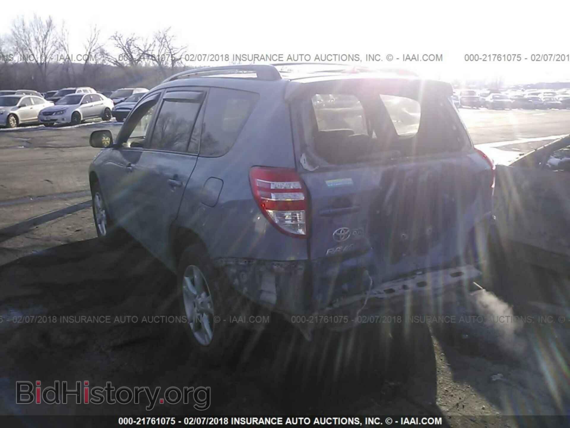 2011 Toyota Rav4 - VIN: 2T3BF4DV6BW136491 - Фото 3