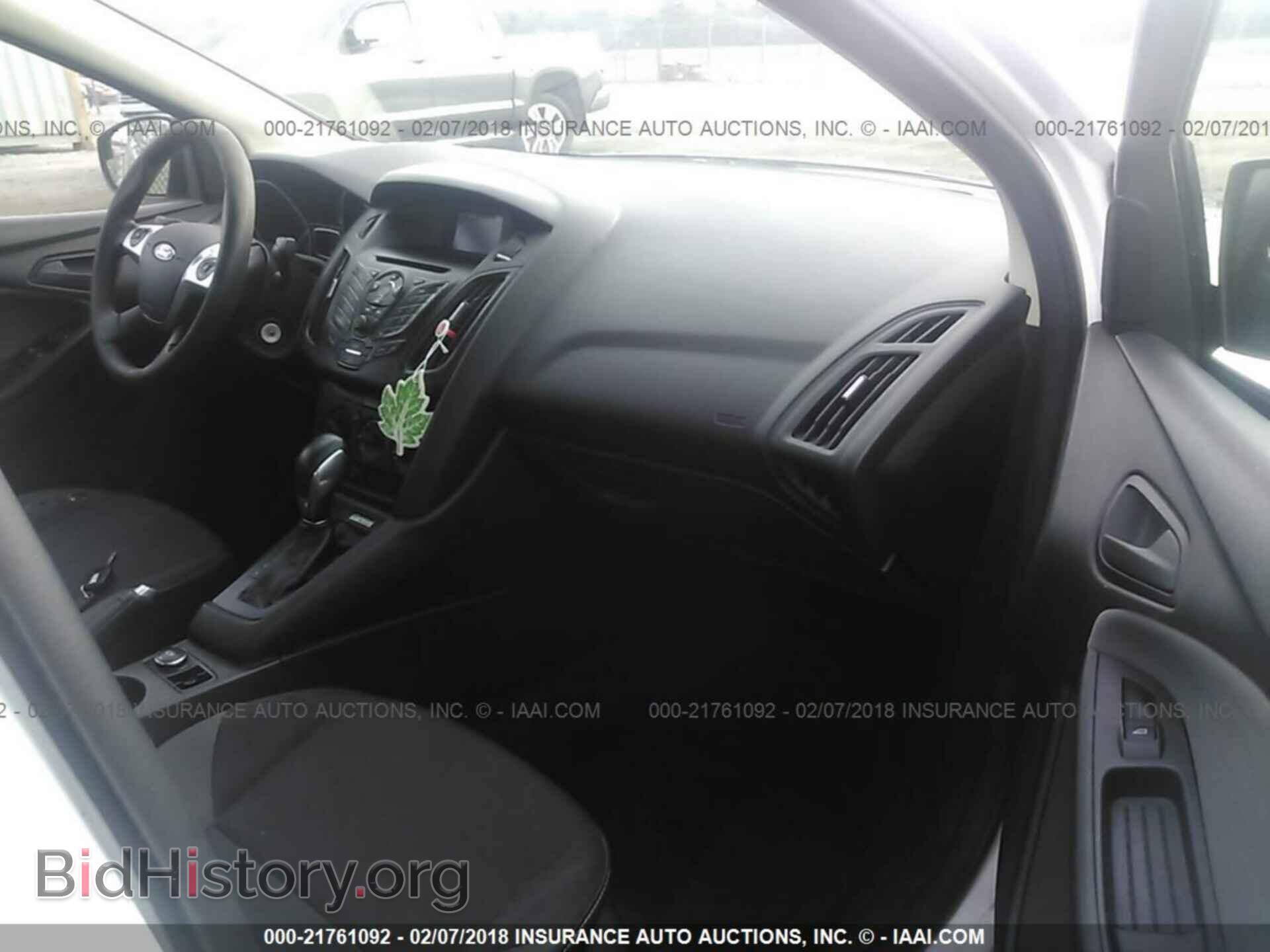 2014 Ford Focus - VIN: 1FADP3E21EL126257 - Photo 5