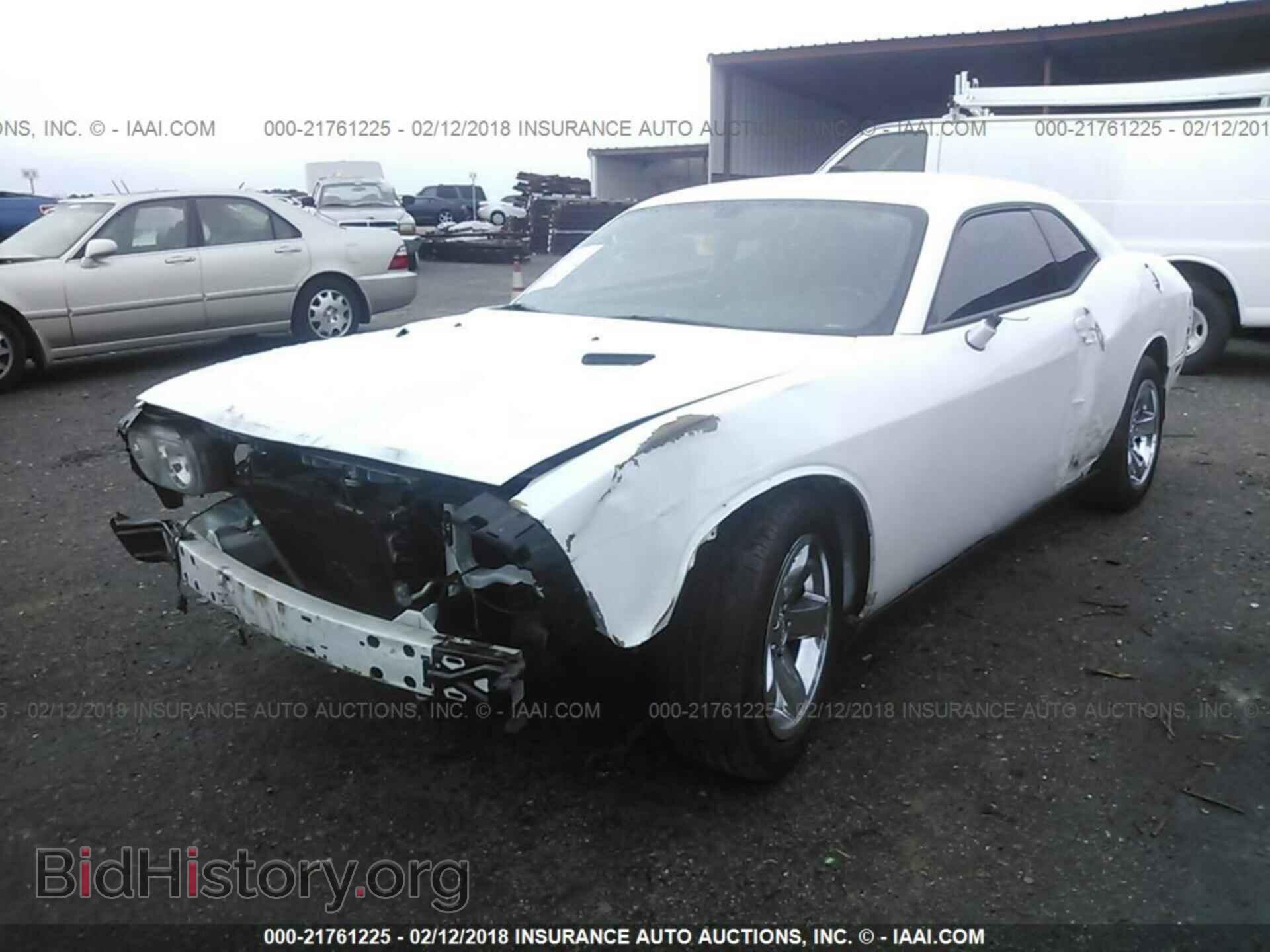 2013 Dodge Challenger - VIN: 2C3CDYAG5DH562431 - Photo 2