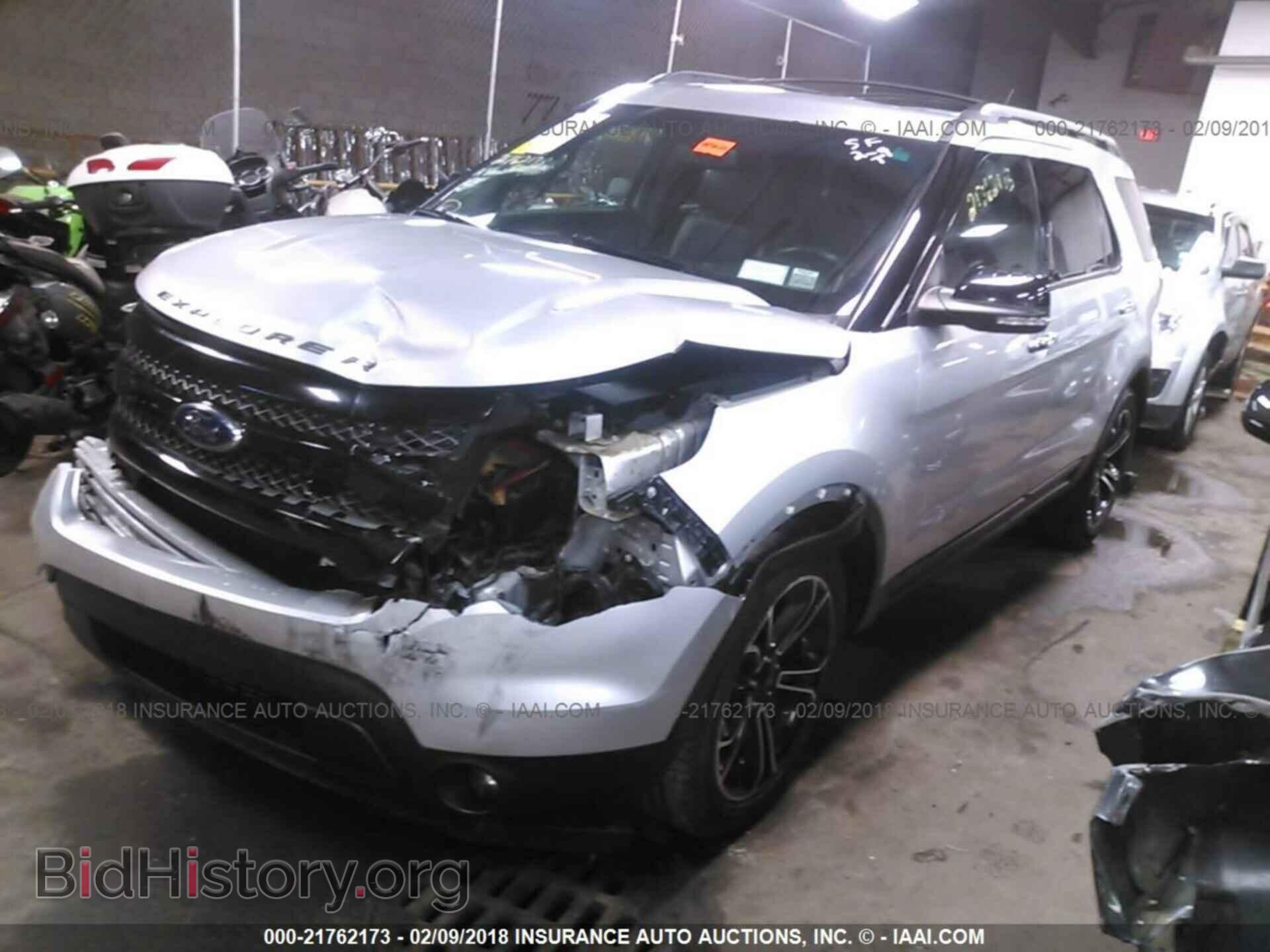 2014 Ford Explorer - VIN: 1FM5K8GT8EGB14305 - Фото 2