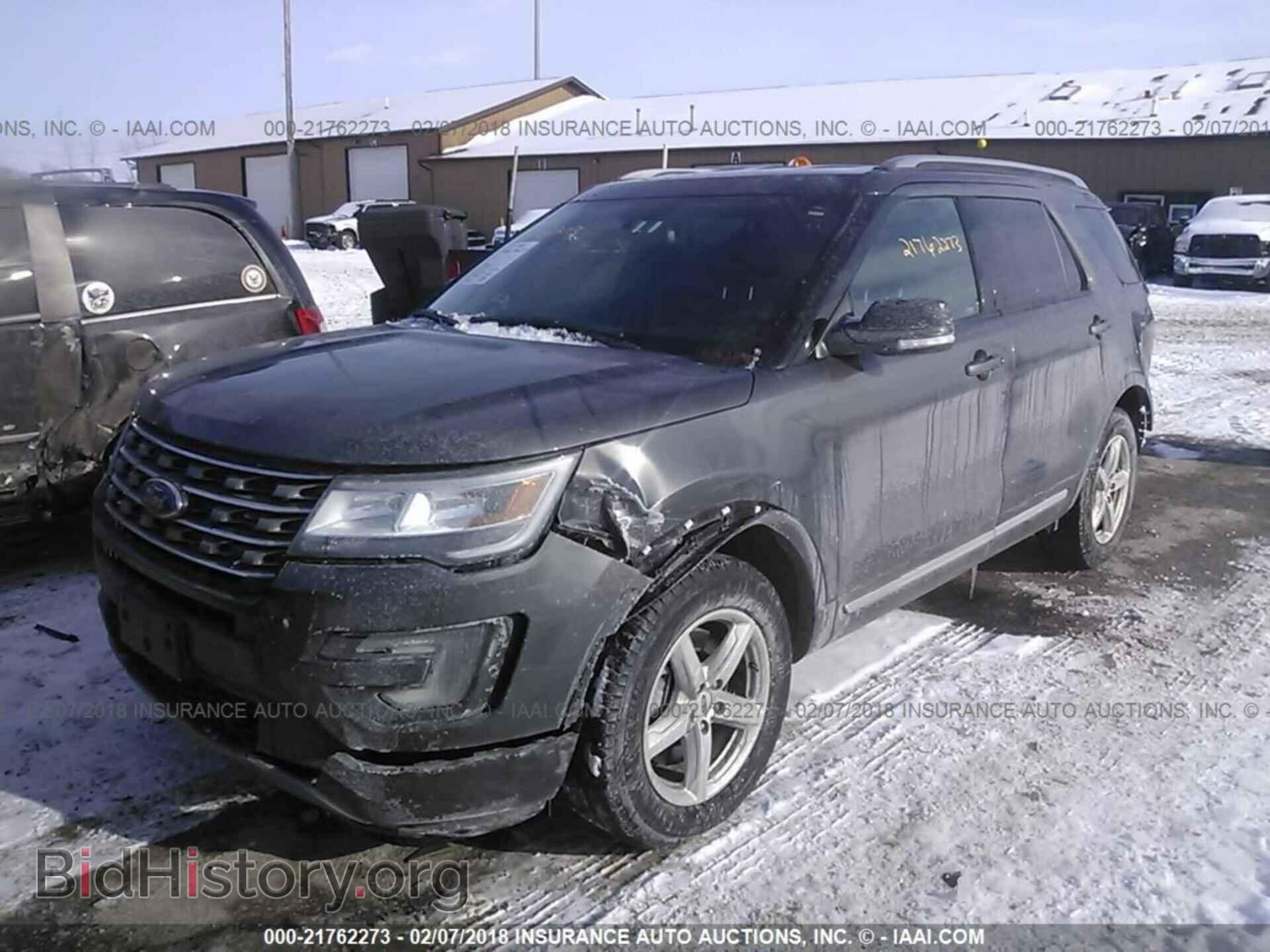 2017 Ford Explorer - VIN: 1FM5K8D82HGD65633 - Photo 2
