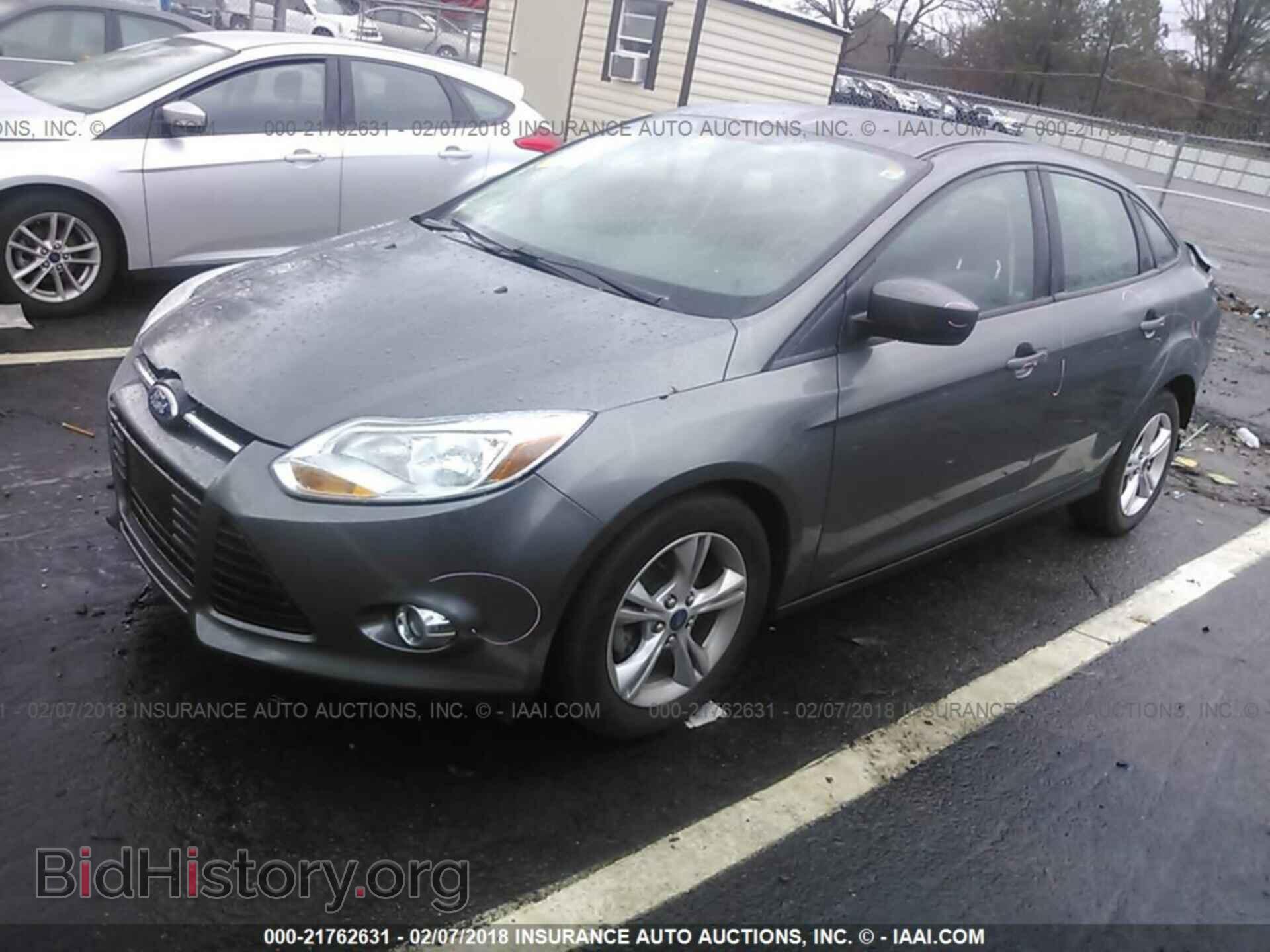 2012 Ford Focus - VIN: 1FAHP3F20CL308013 - Photo 2