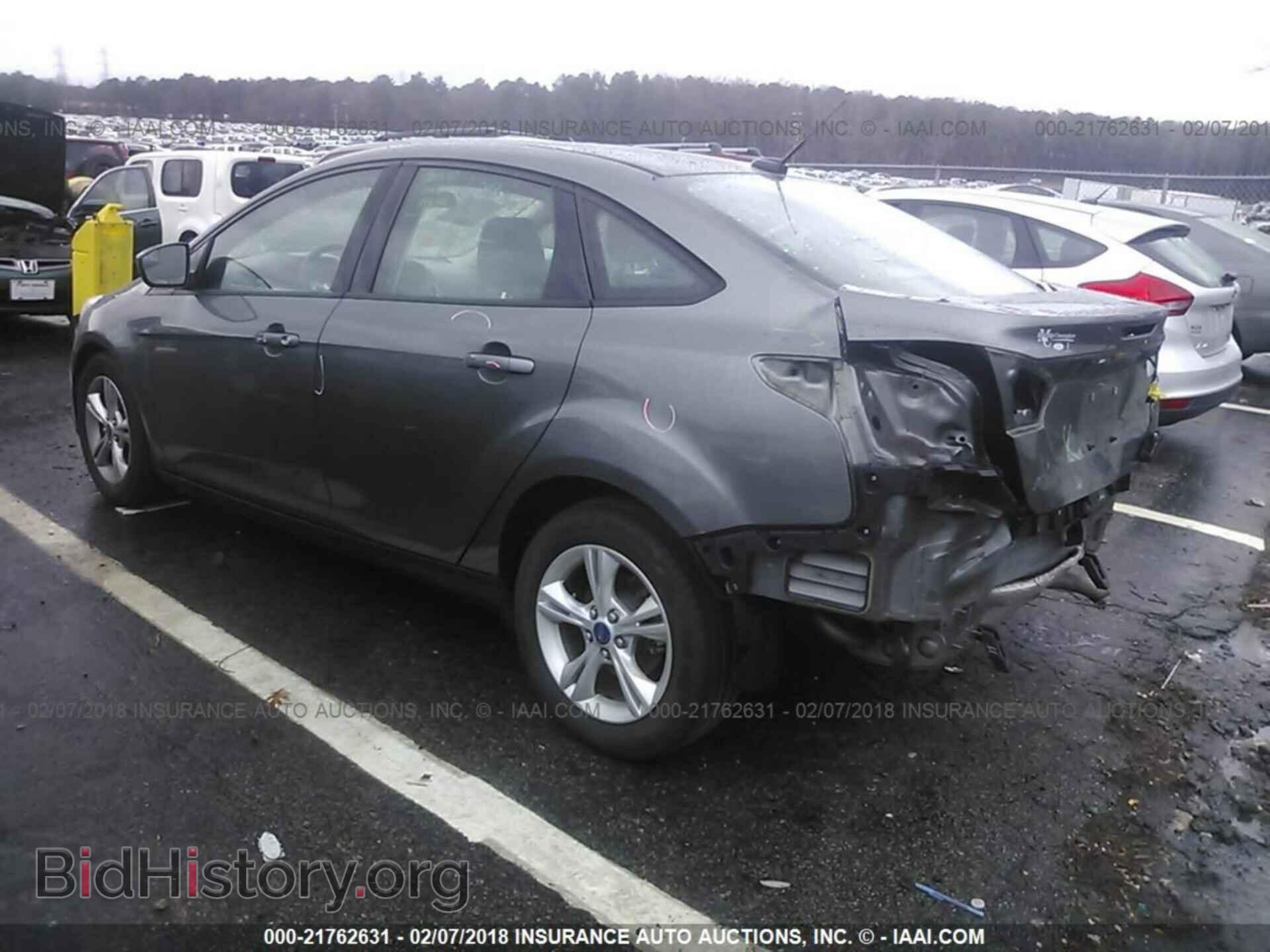 2012 Ford Focus - VIN: 1FAHP3F20CL308013 - Photo 3