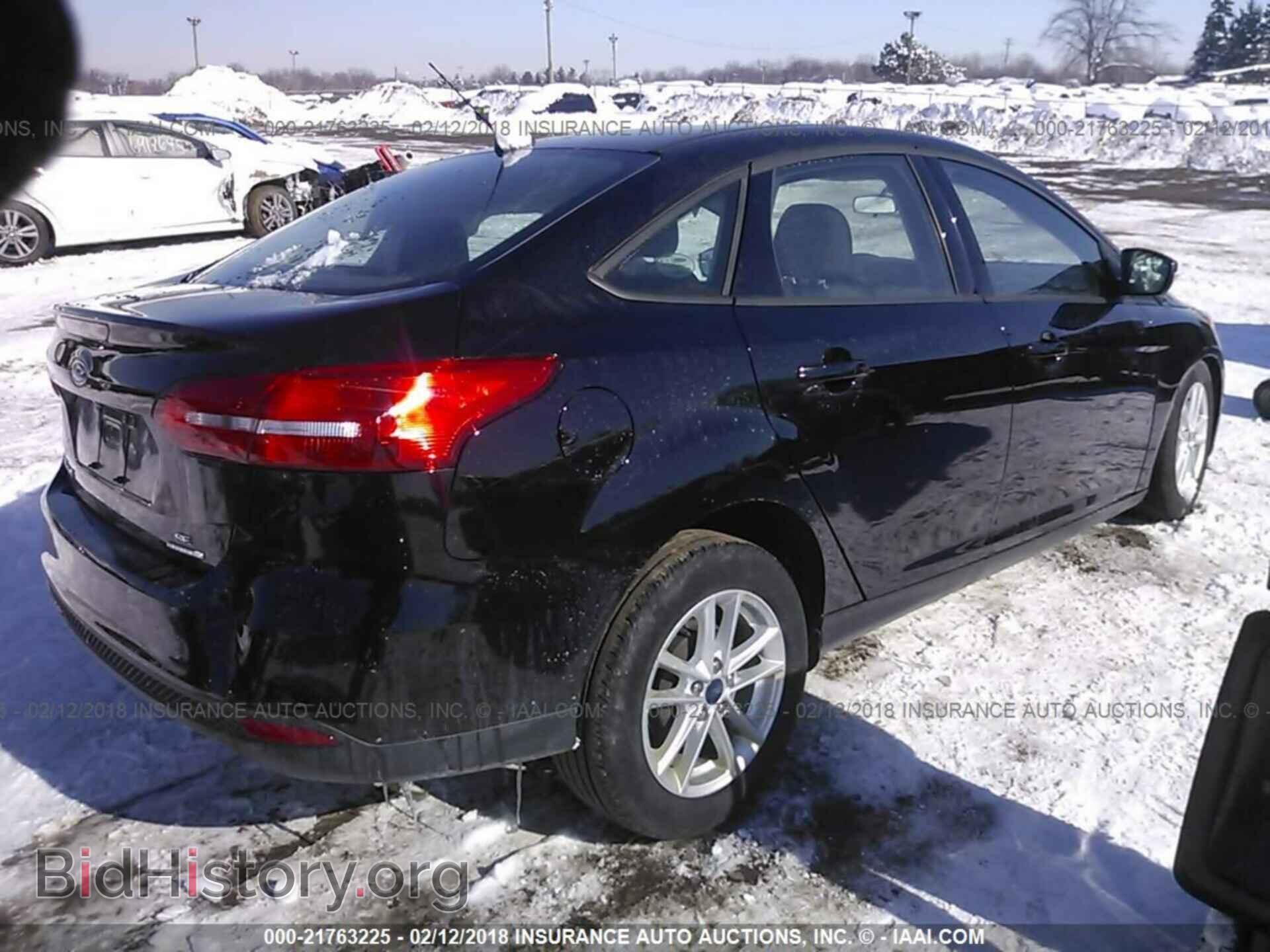 2016 Ford Focus - VIN: 1FADP3F26GL292856 - Фото 4