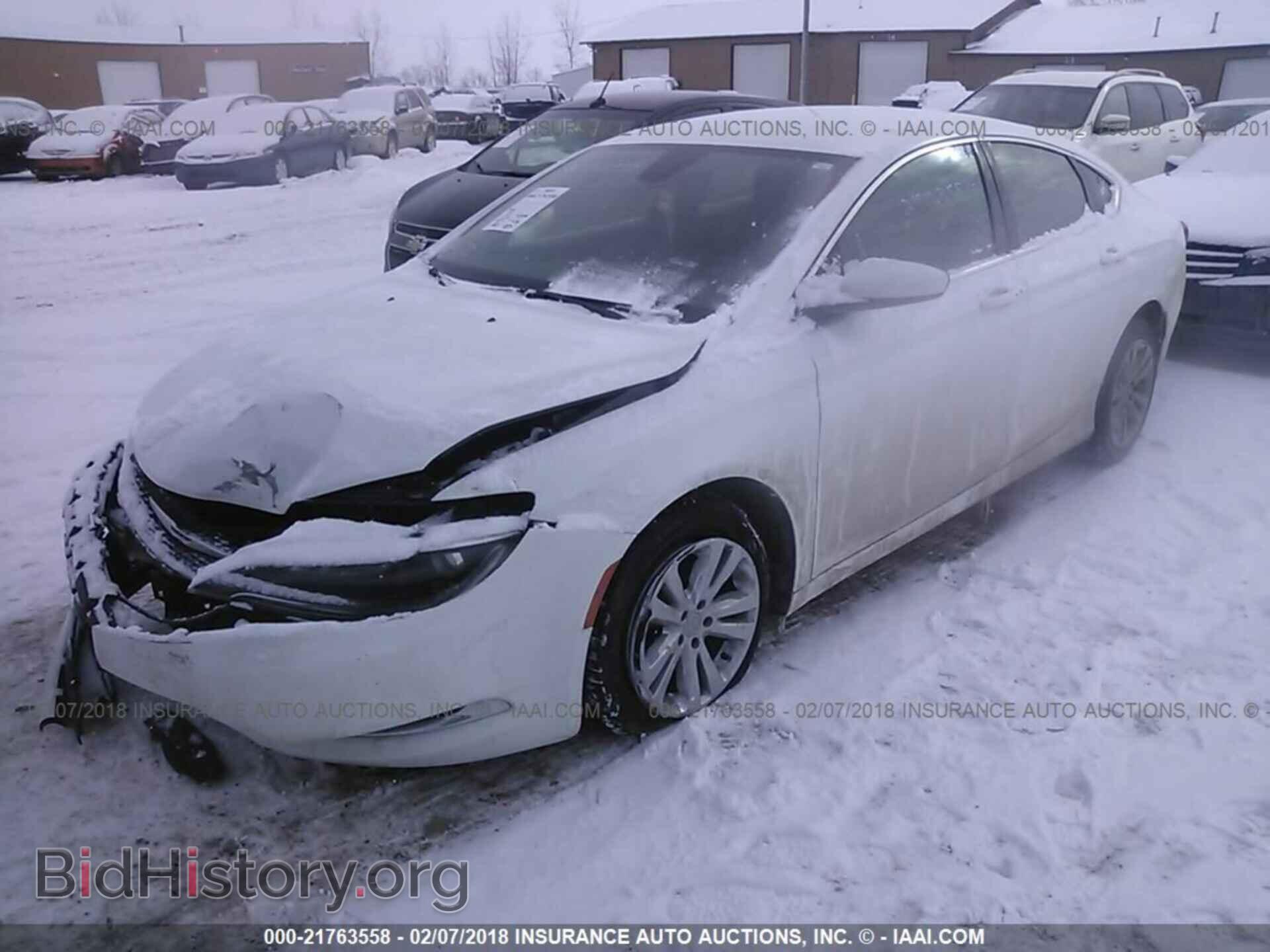 2015 Chrysler 200 - VIN: 1C3CCCAB7FN720532 - Photo 2