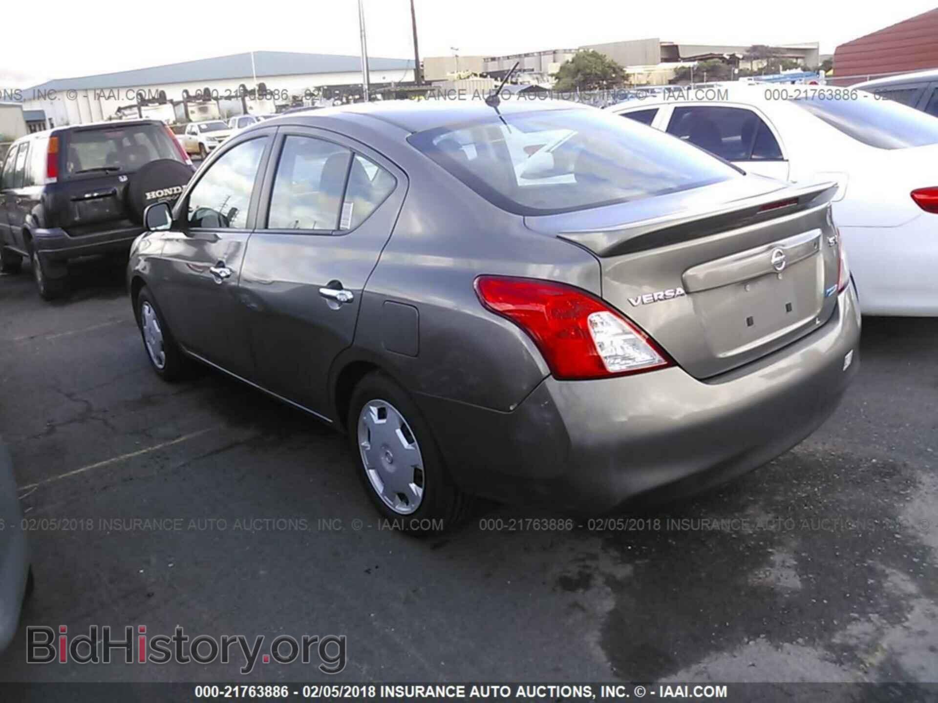 2013 Nissan Versa - VIN: 3N1CN7AP9DL881876 - Фото 3