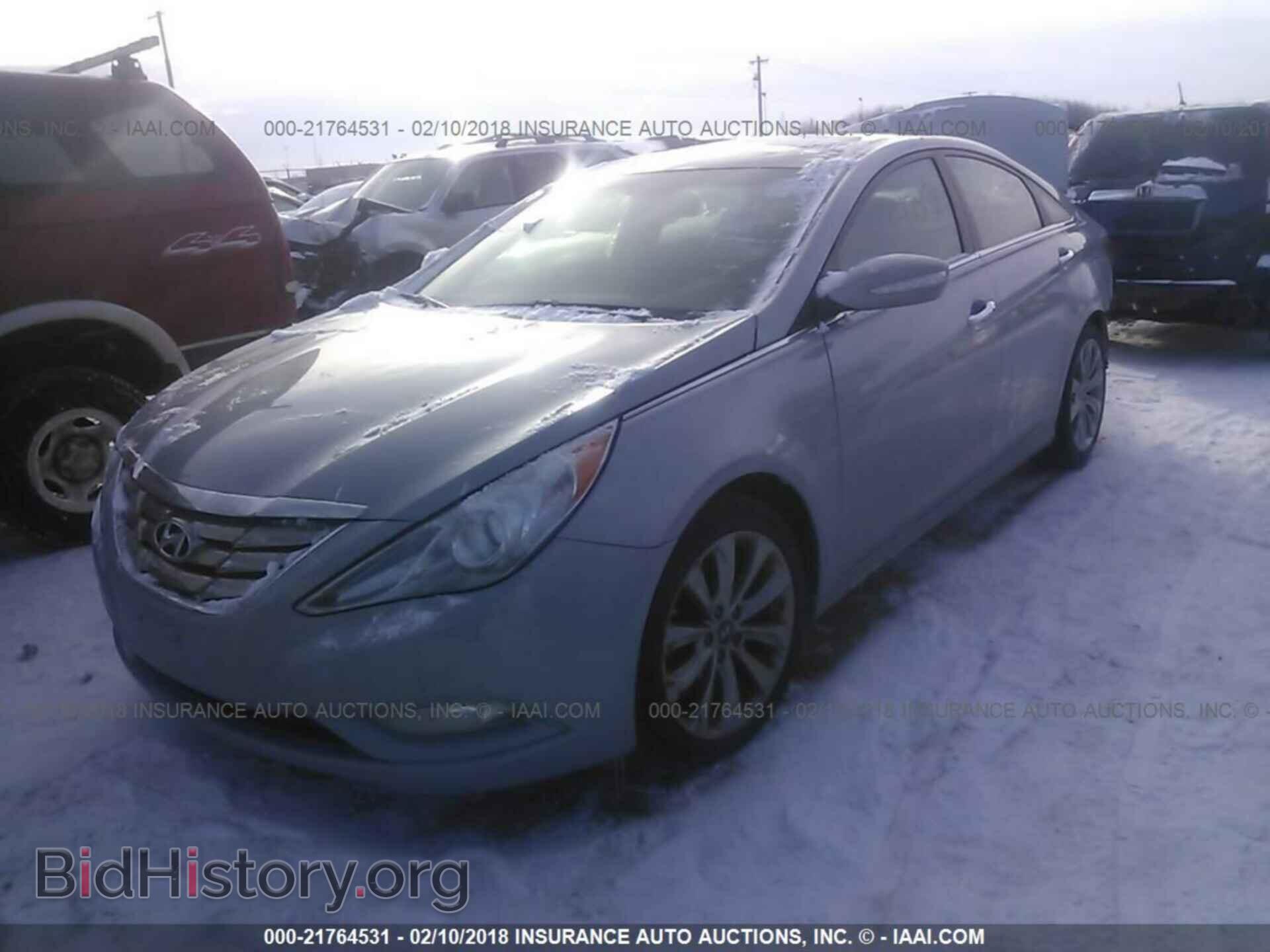 2012 Hyundai Sonata - VIN: 5NPEC4ABXCH383408 - Photo 2
