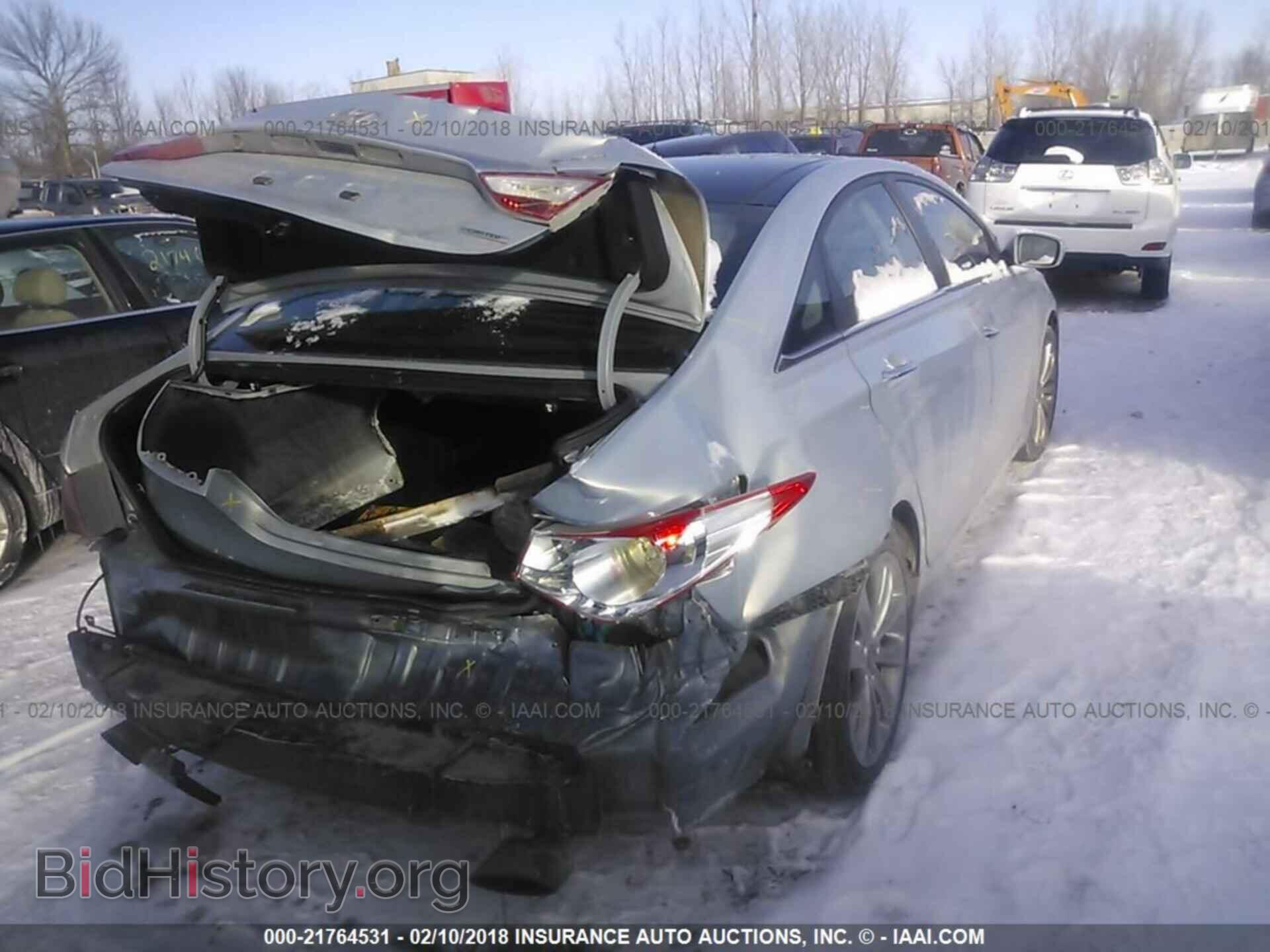 2012 Hyundai Sonata - VIN: 5NPEC4ABXCH383408 - Photo 4