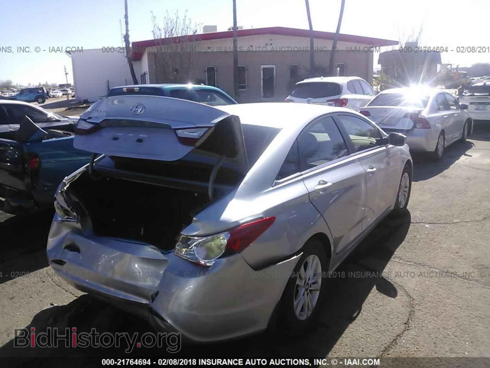 2012 Hyundai Sonata - VIN: 5NPEB4AC2CH489007 - Photo 4