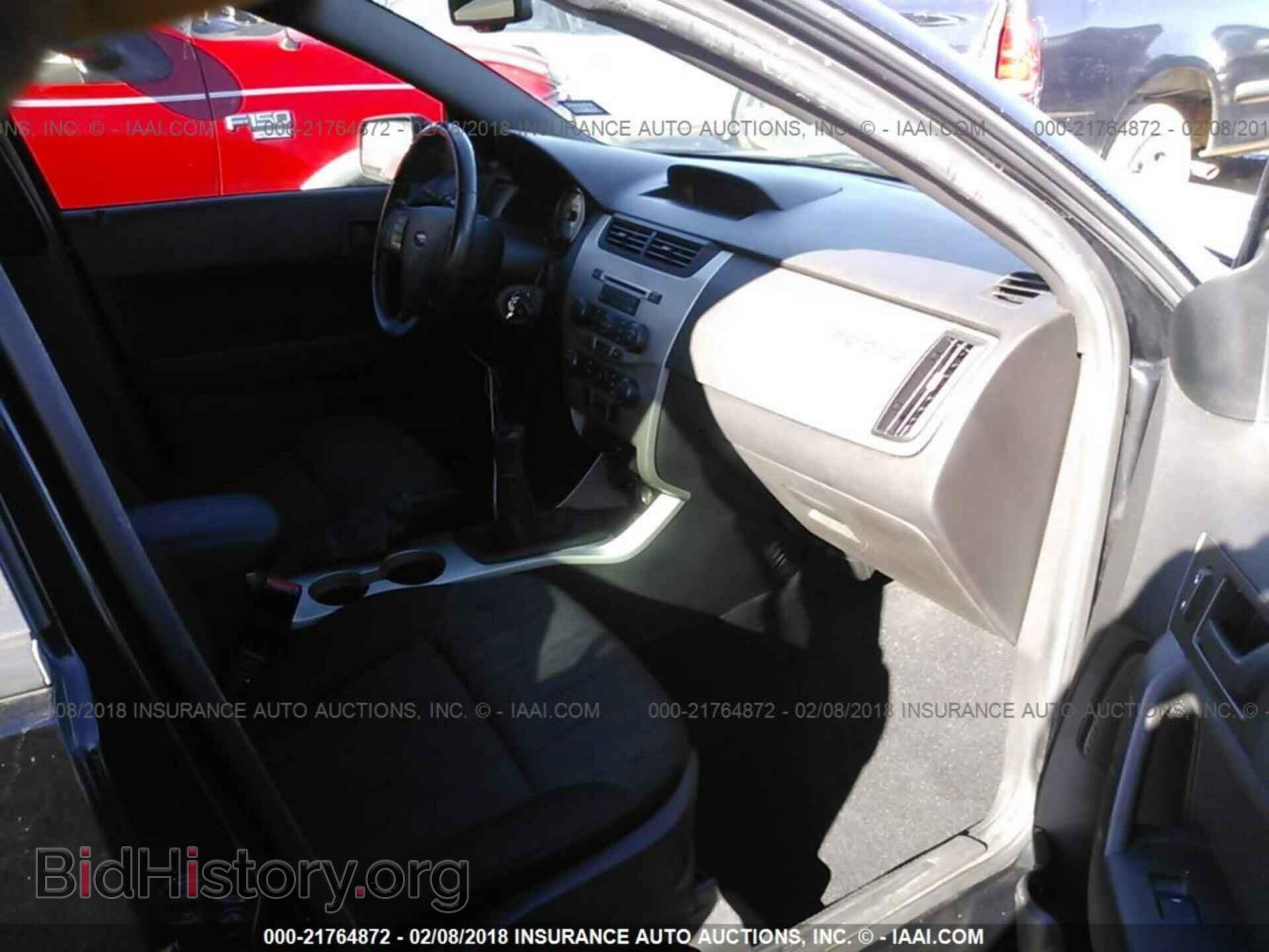 2011 Ford Focus - VIN: 1FAHP3FN8BW102722 - Photo 5