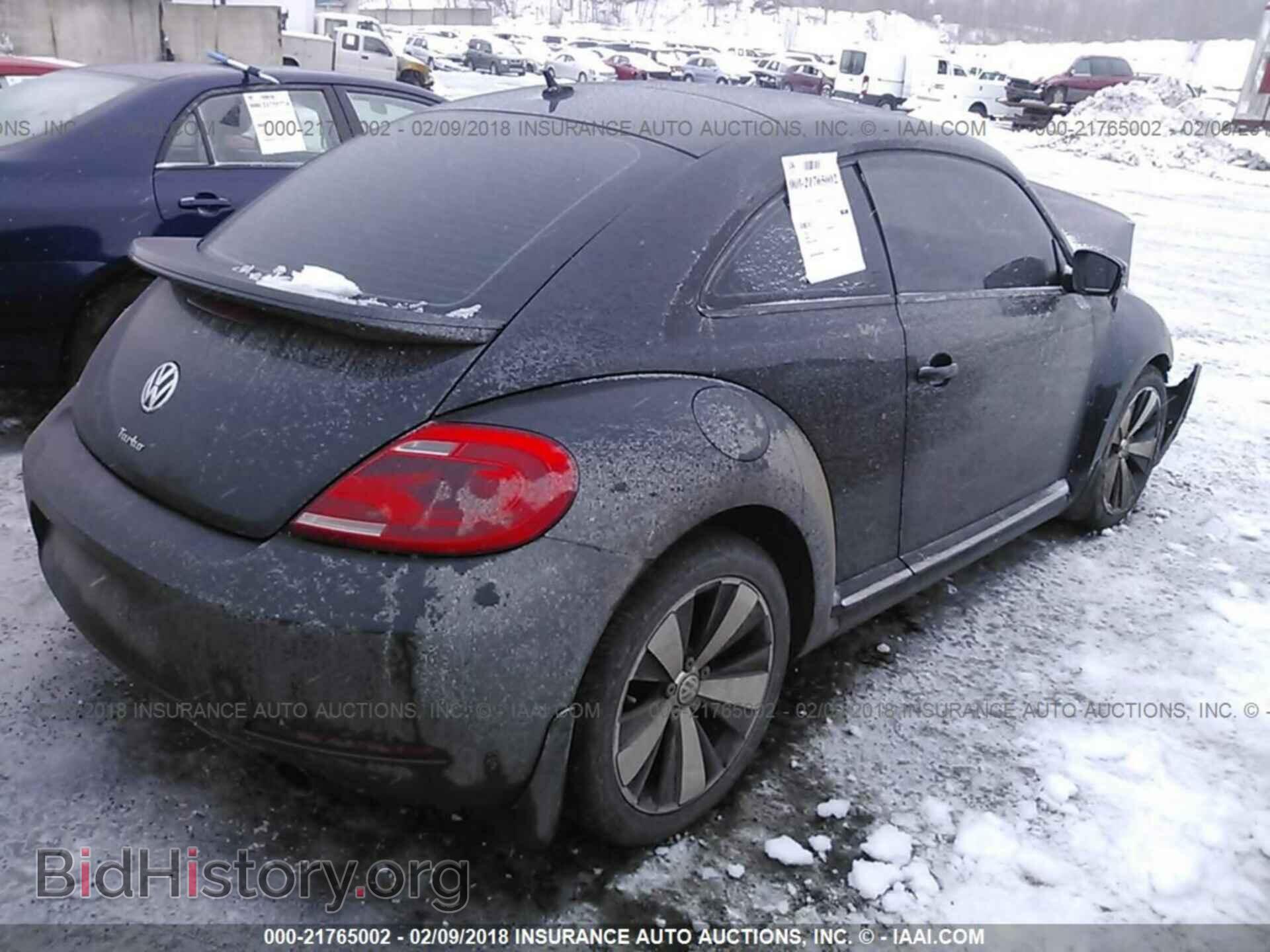 2012 Volkswagen Beetle - VIN: 3VW4A7AT8CM621971 - Фото 4