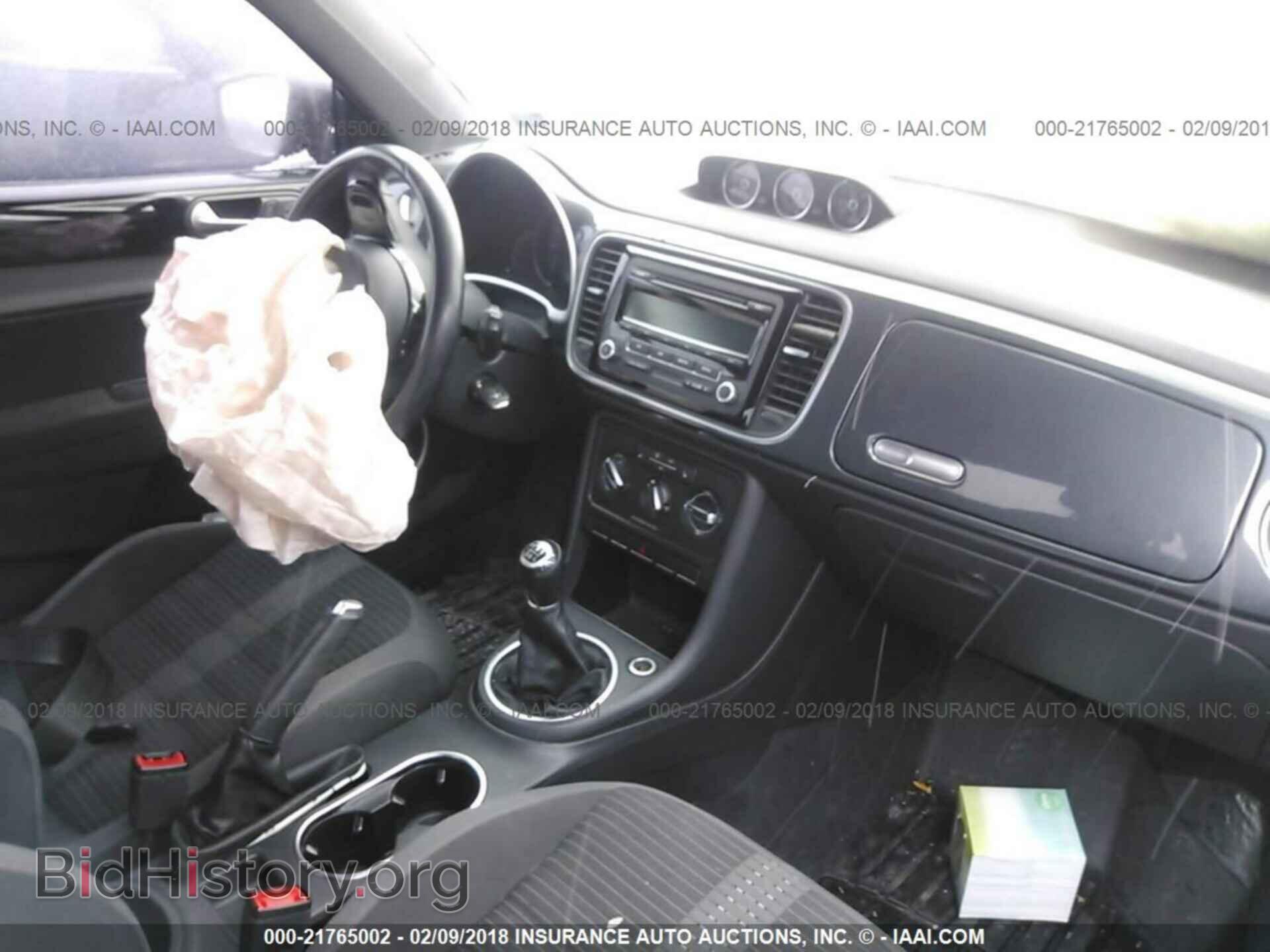 2012 Volkswagen Beetle - VIN: 3VW4A7AT8CM621971 - Фото 5