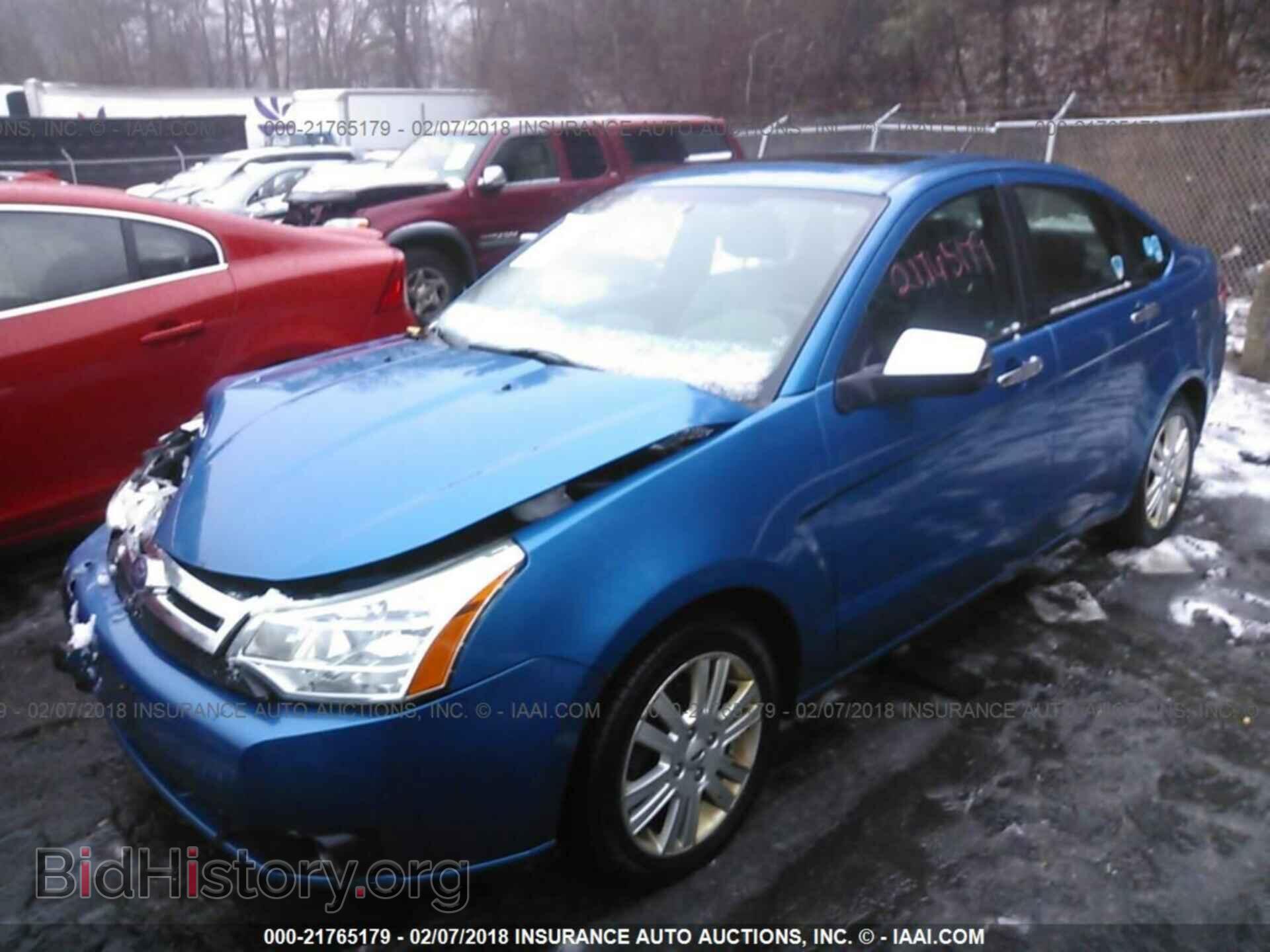 2011 Ford Focus - VIN: 1FAHP3HN5BW199455 - Photo 2