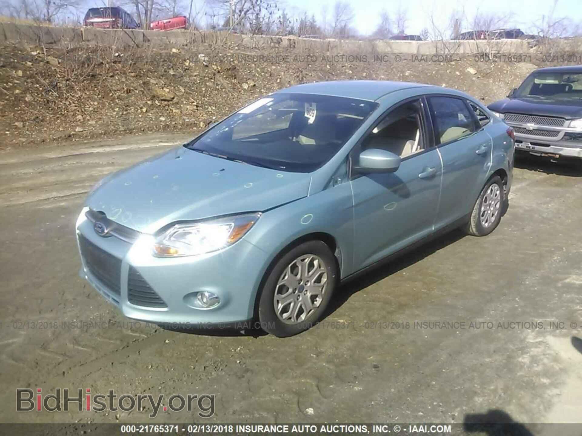 2012 Ford Focus - VIN: 1FAHP3F2XCL418941 - Photo 2