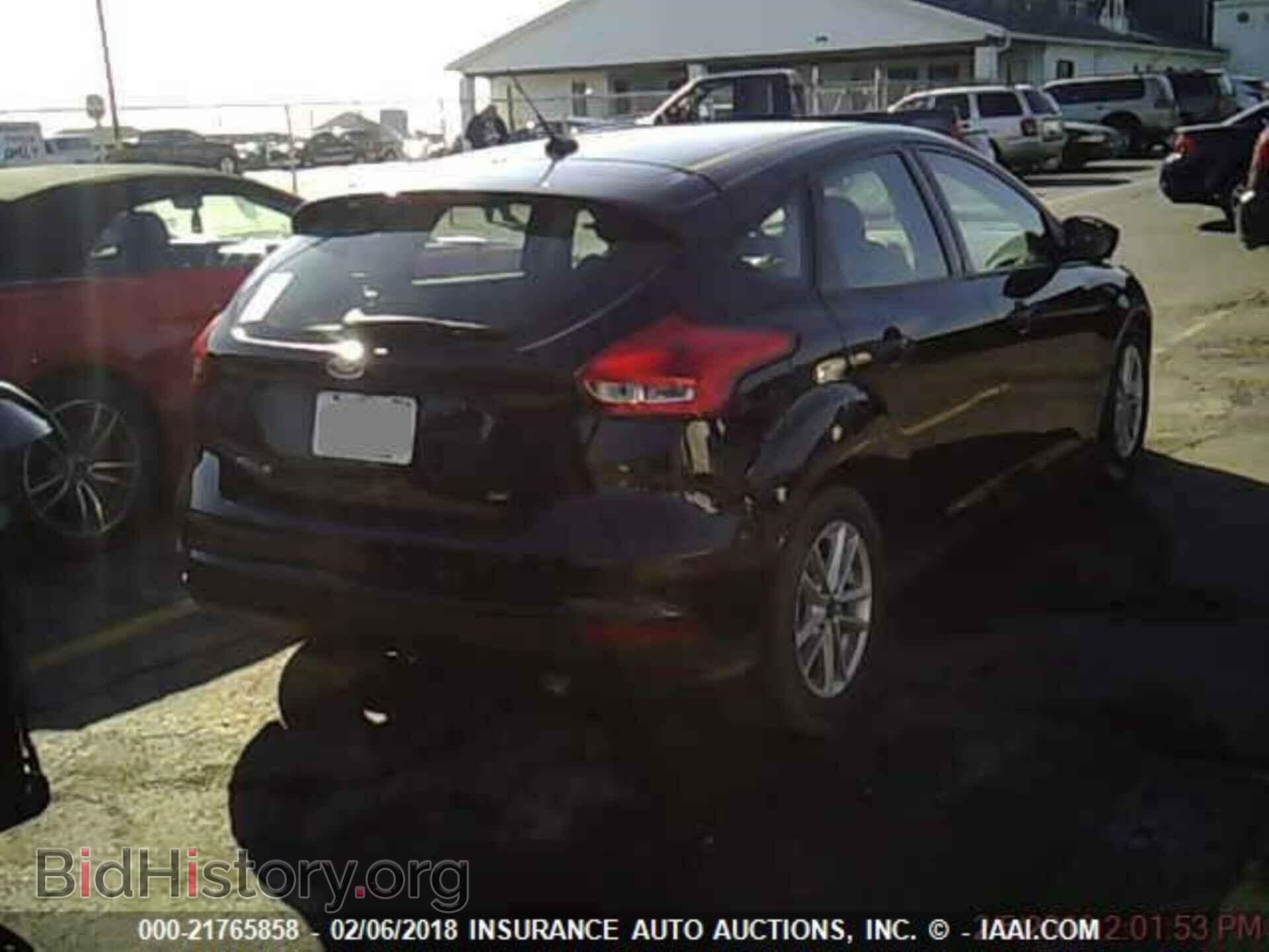 2017 Ford Focus - VIN: 1FADP3K27HL216036 - Photo 2