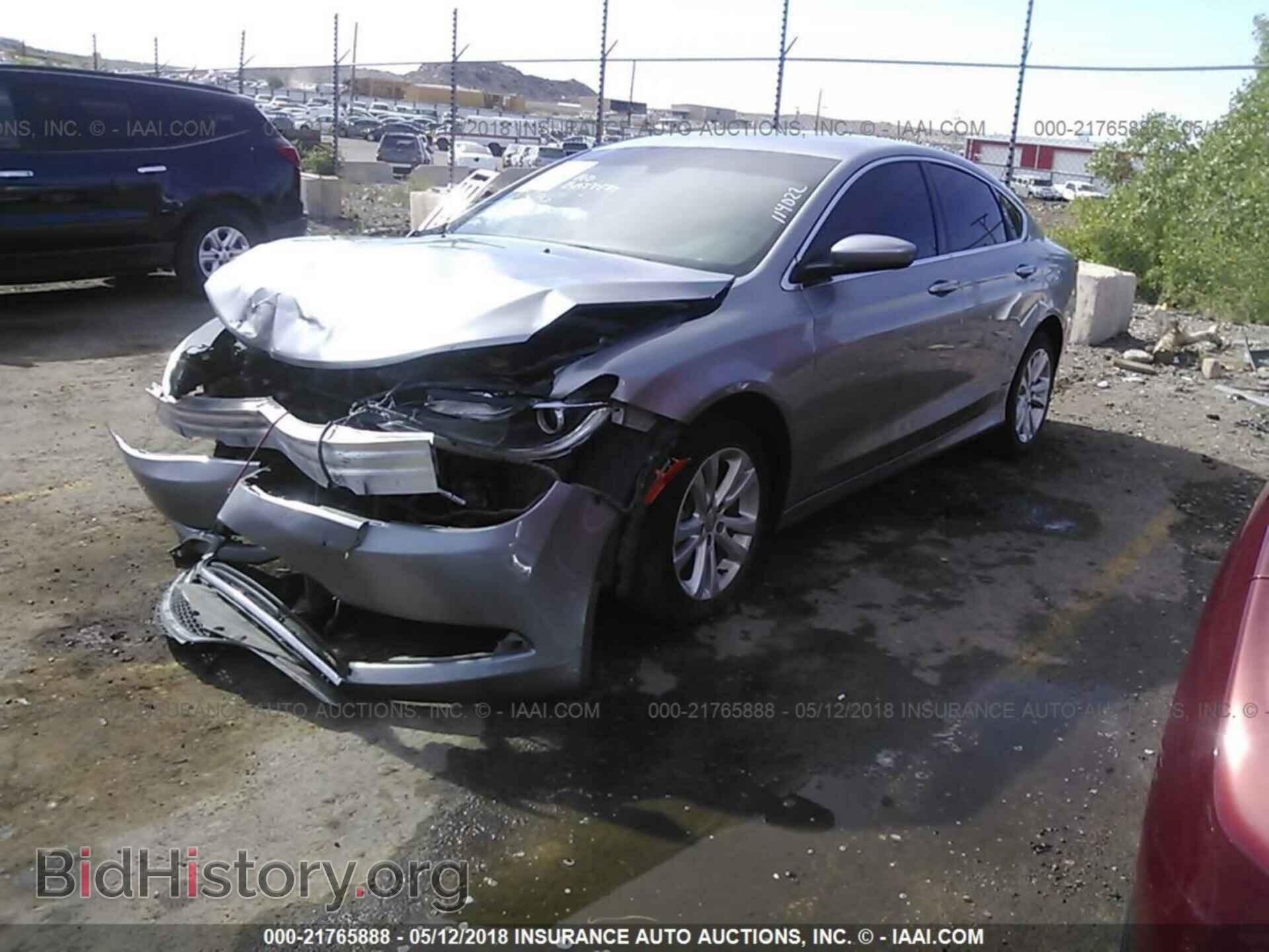 2015 Chrysler 200 - VIN: 1C3CCCABXFN563692 - Photo 2