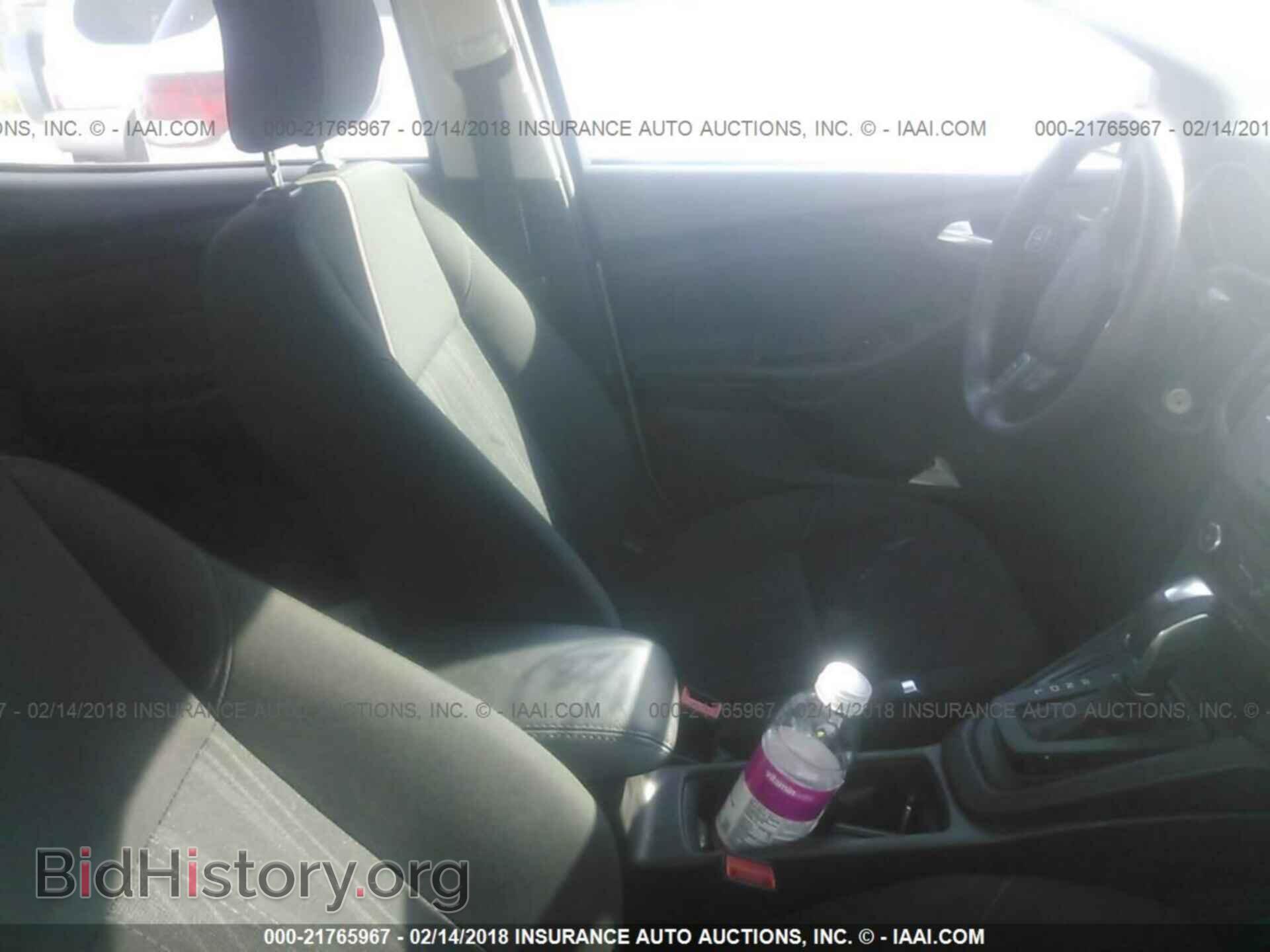 2016 Ford Focus - VIN: 1FADP3F20GL286244 - Photo 5