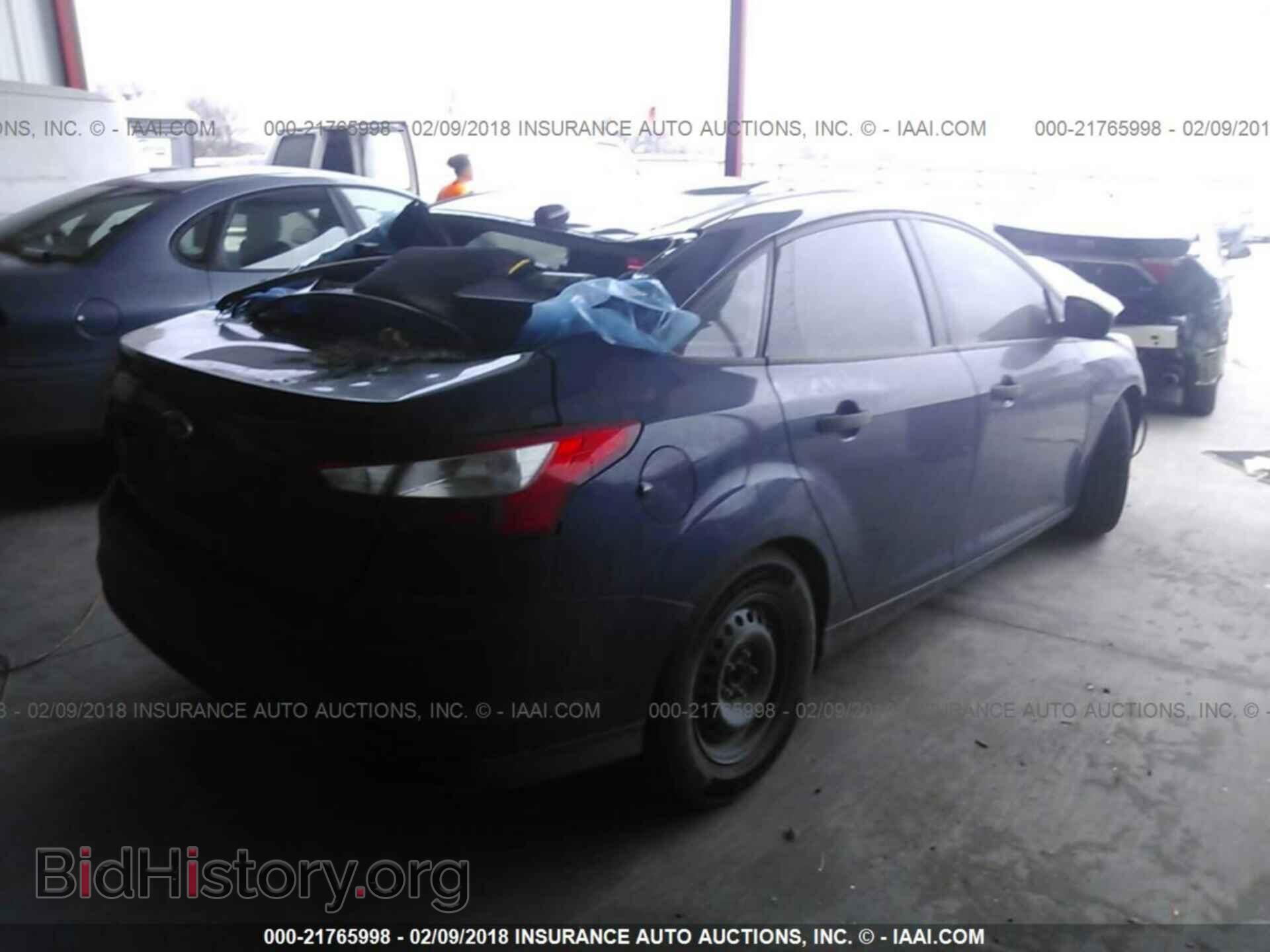 2012 Ford Focus - VIN: 1FAHP3E21CL153599 - Photo 4