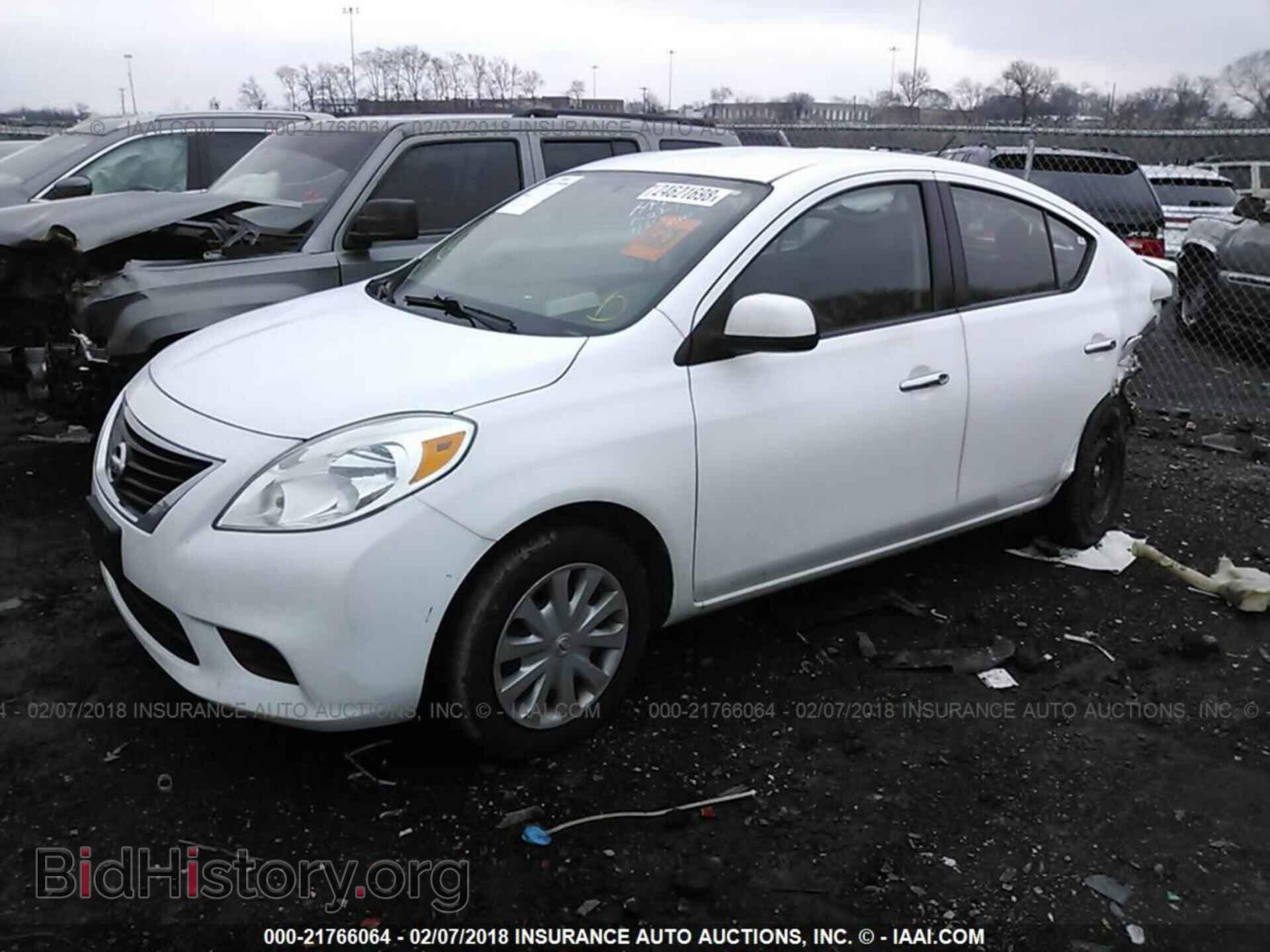 2013 Nissan Versa - VIN: 3N1CN7AP1DL870323 - Фото 2