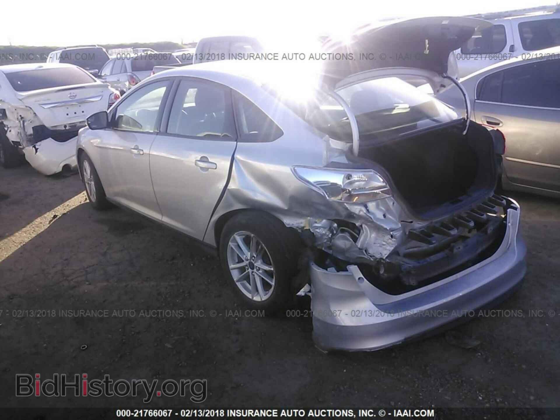 2016 Ford Focus - VIN: 1FADP3F24GL406210 - Фото 3