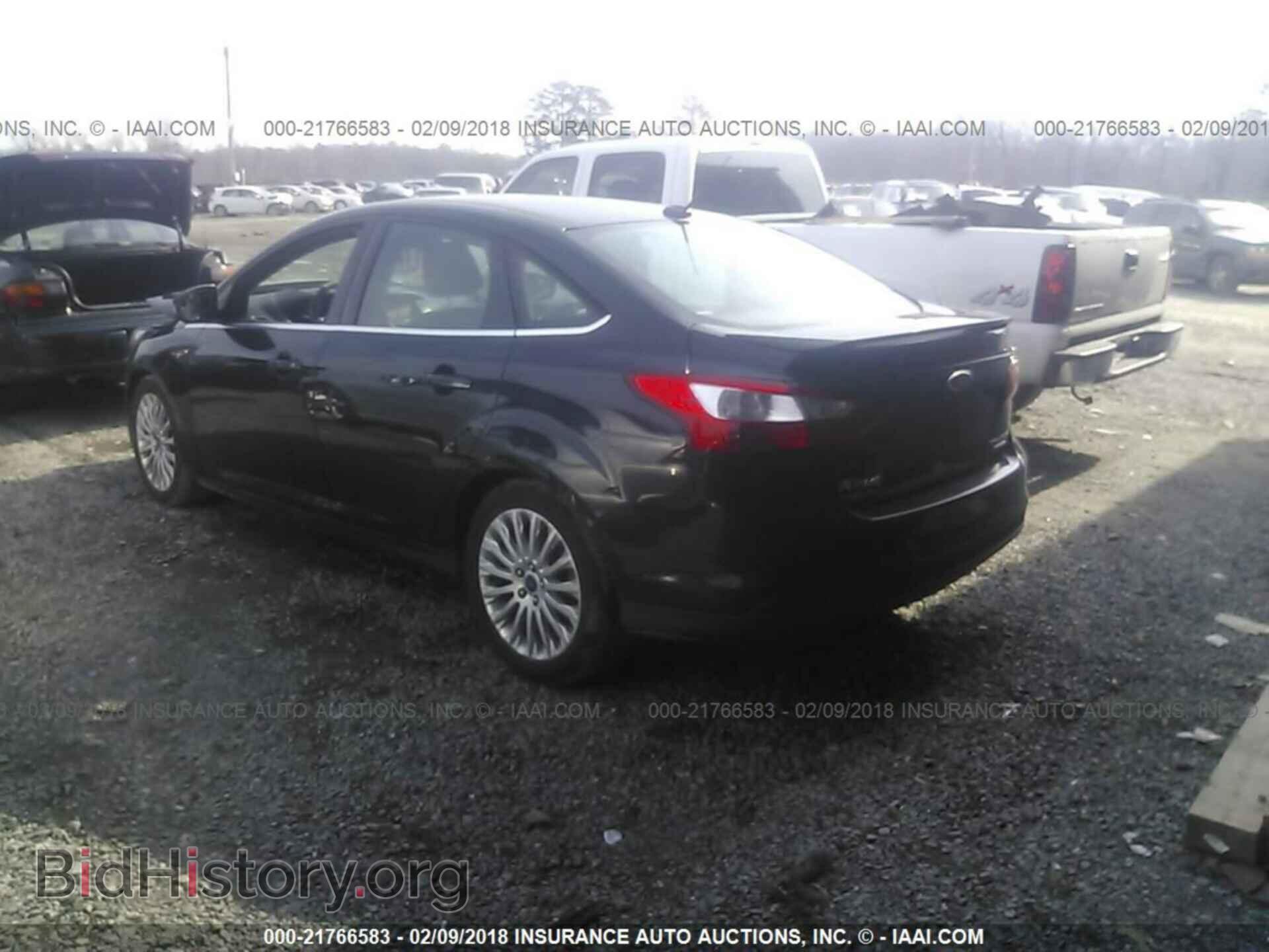 2012 Ford Focus - VIN: 1FAHP3J23CL385174 - Photo 3