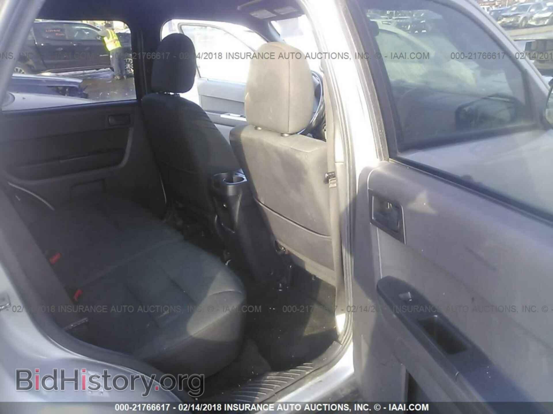 2012 Ford Escape - VIN: 1FMCU9DG8CKB40573 - Photo 8