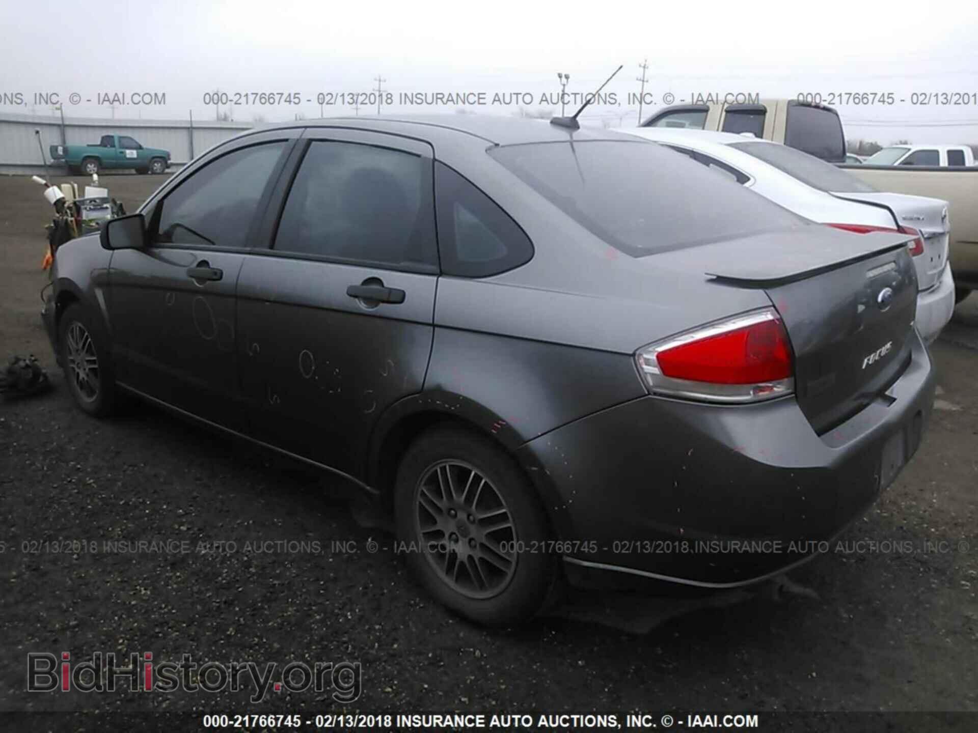2011 Ford Focus - VIN: 1FAHP3FN0BW111947 - Фото 3