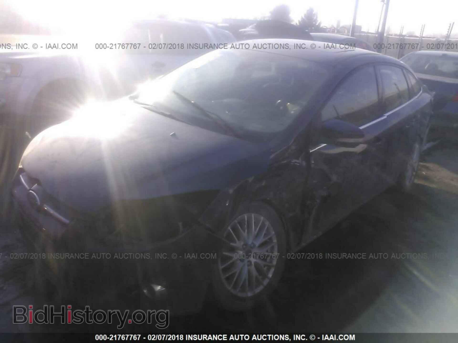 2012 Ford Focus - VIN: 1FAHP3H28CL154356 - Photo 2