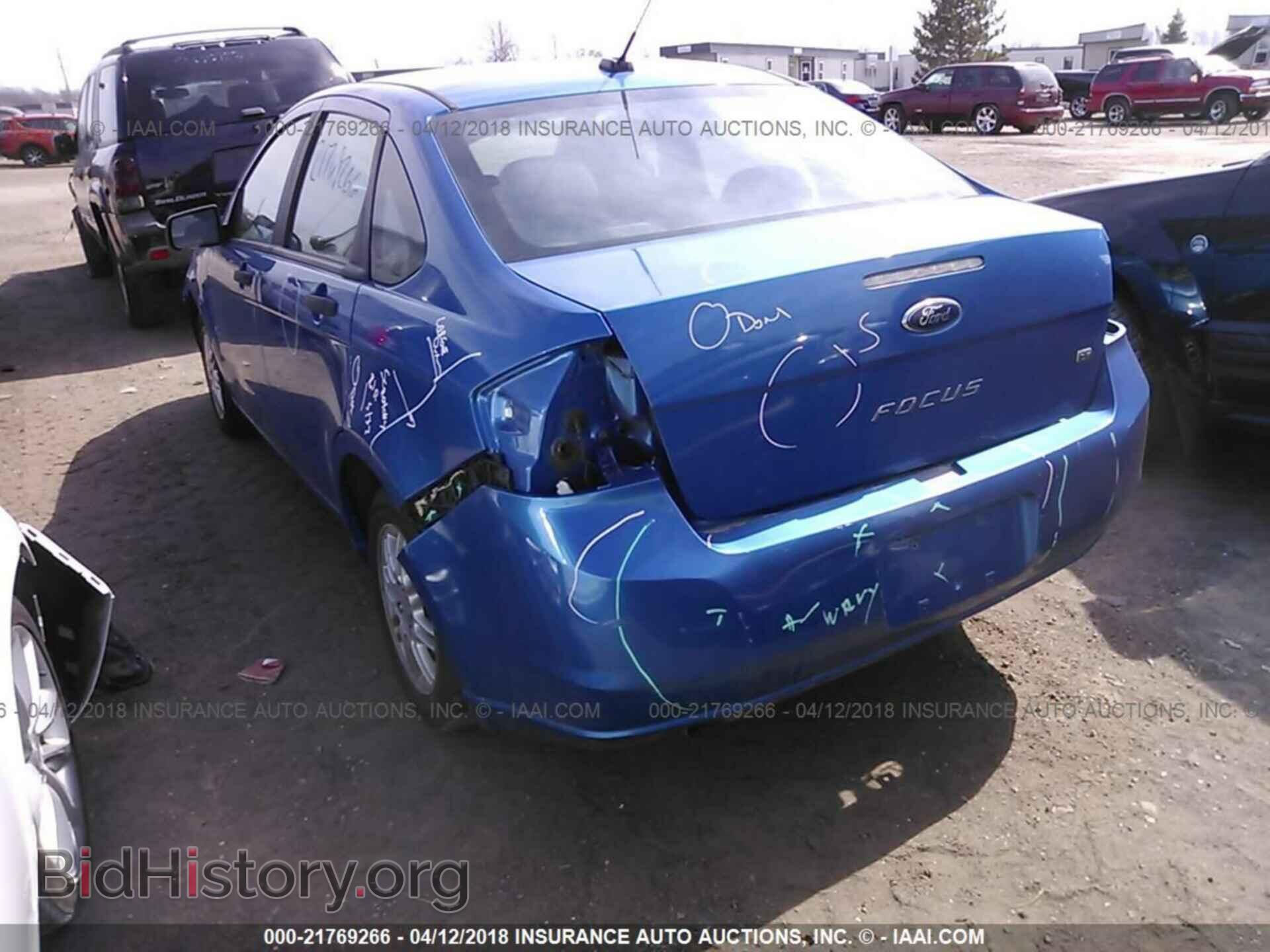 2011 Ford Focus - VIN: 1FAHP3FN0BW163336 - Фото 3