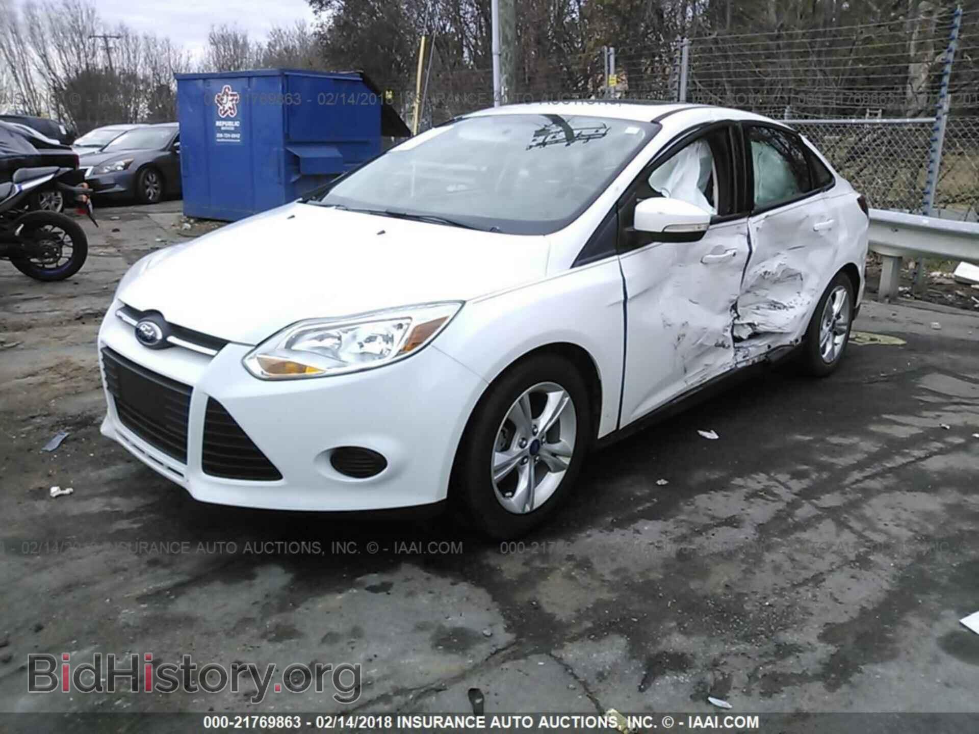 2014 Ford Focus - VIN: 1FADP3F20EL221780 - Фото 2