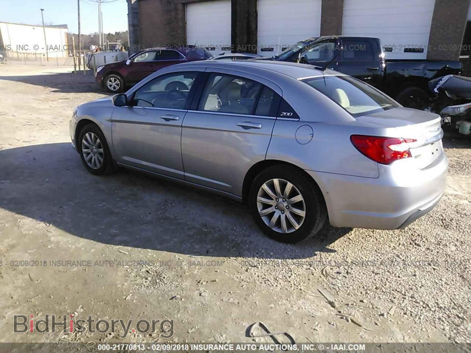 2013 Chrysler 200 - VIN: 1C3CCBBG1DN556308 - Photo 3