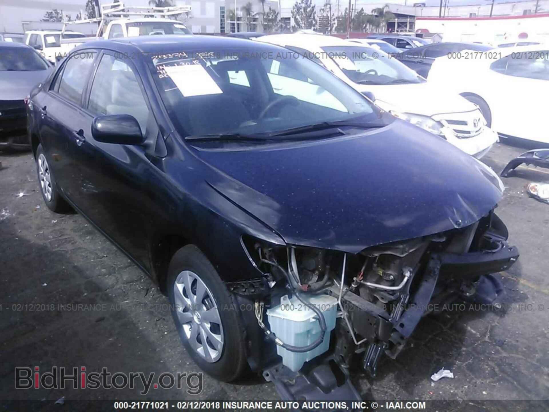 Photo 2T1BU4EE9BC685438 - Toyota Corolla 2011