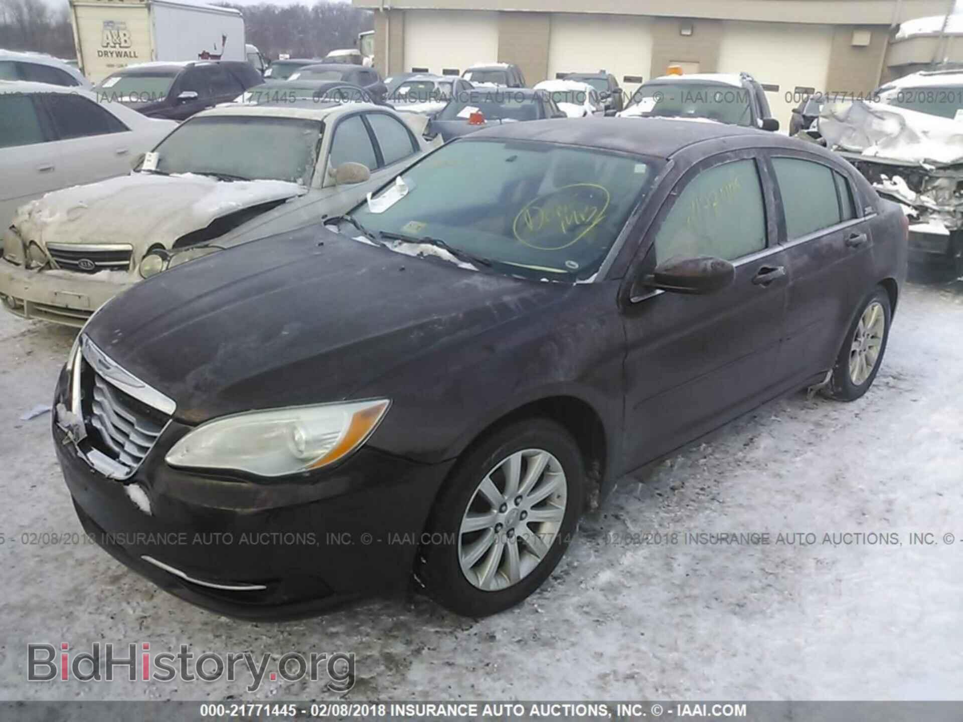 2013 Chrysler 200 - VIN: 1C3CCBBG1DN704246 - Photo 2