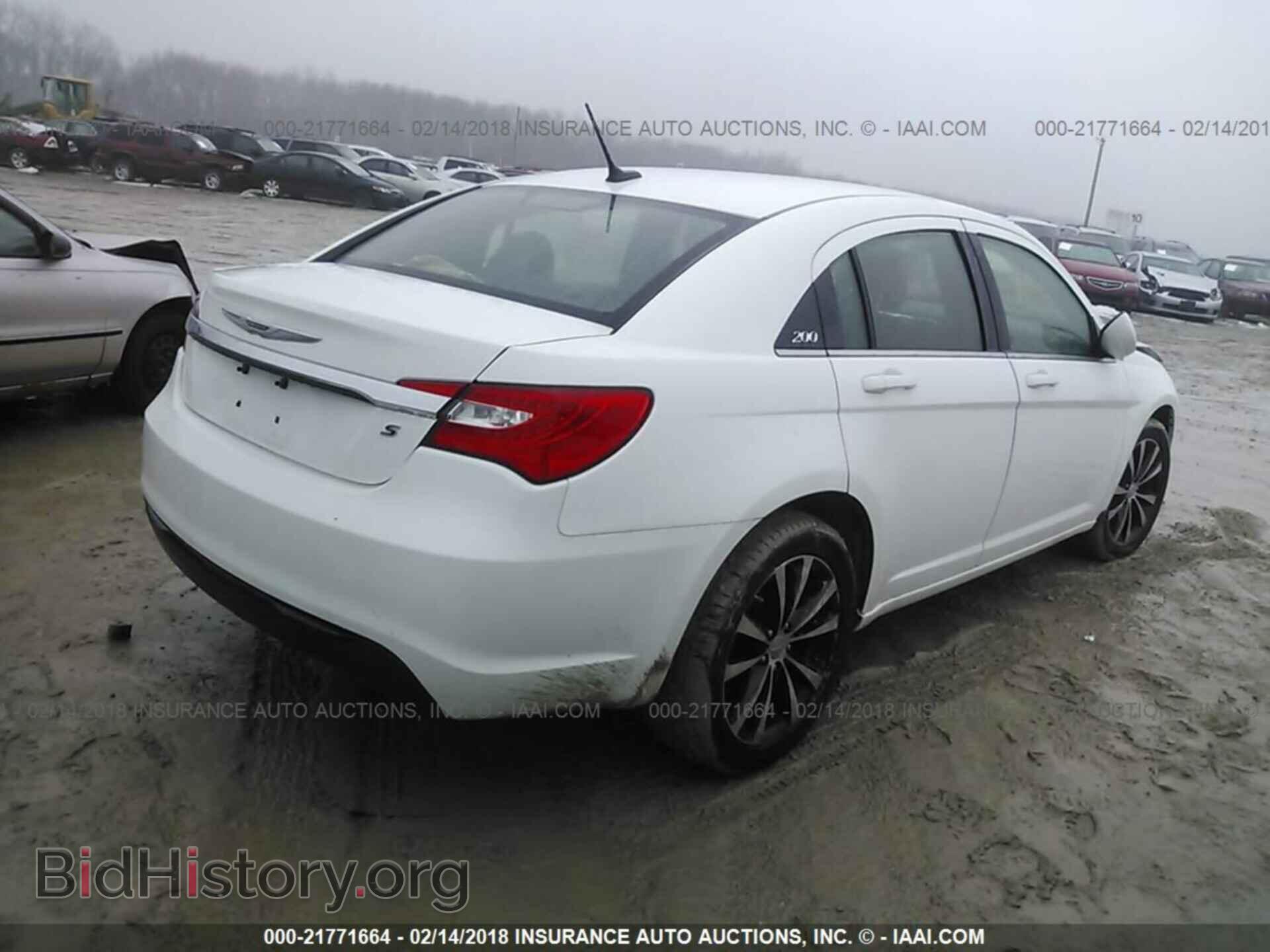 2011 Chrysler 200 - VIN: 1C3BC8FG4BN567051 - Фото 4