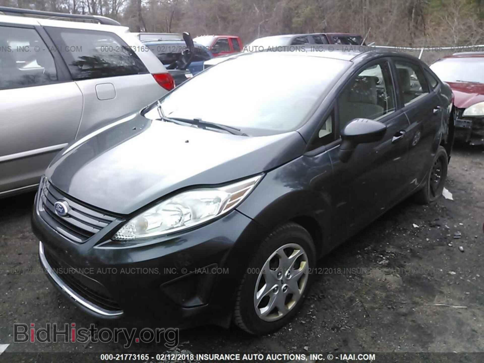 2011 Ford Fiesta - VIN: 3FADP4AJ9BM155776 - Фото 2