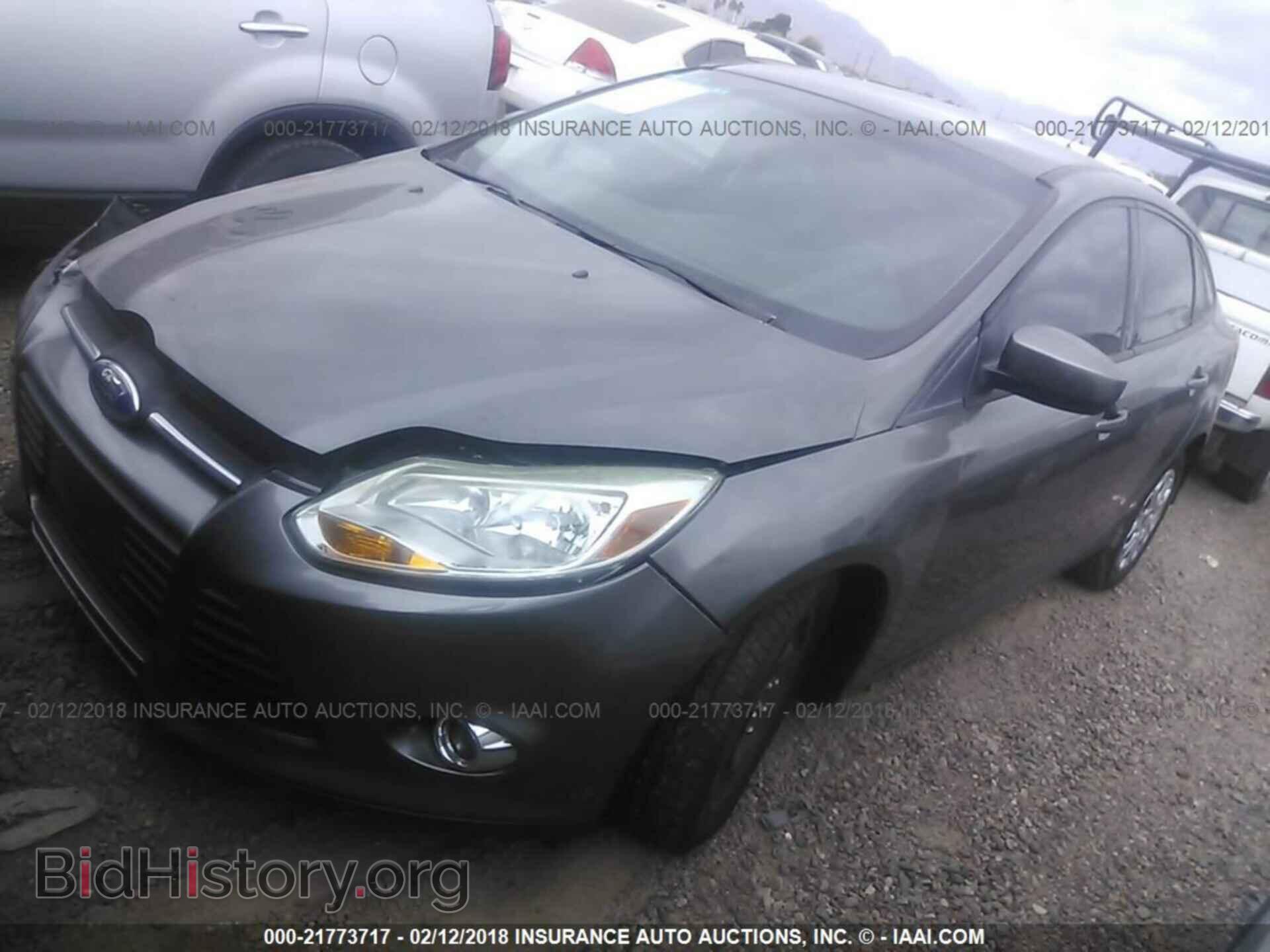 2012 Ford Focus - VIN: 1FAHP3F21CL295160 - Photo 2