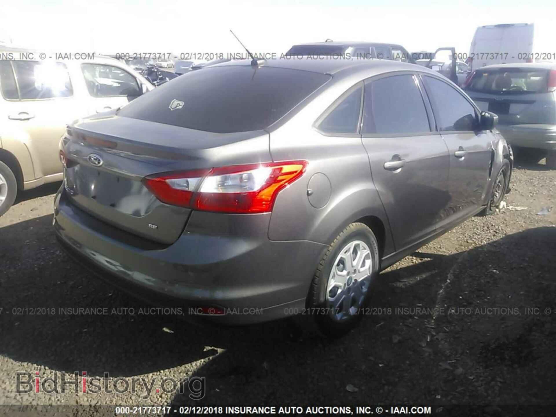2012 Ford Focus - VIN: 1FAHP3F21CL295160 - Photo 4