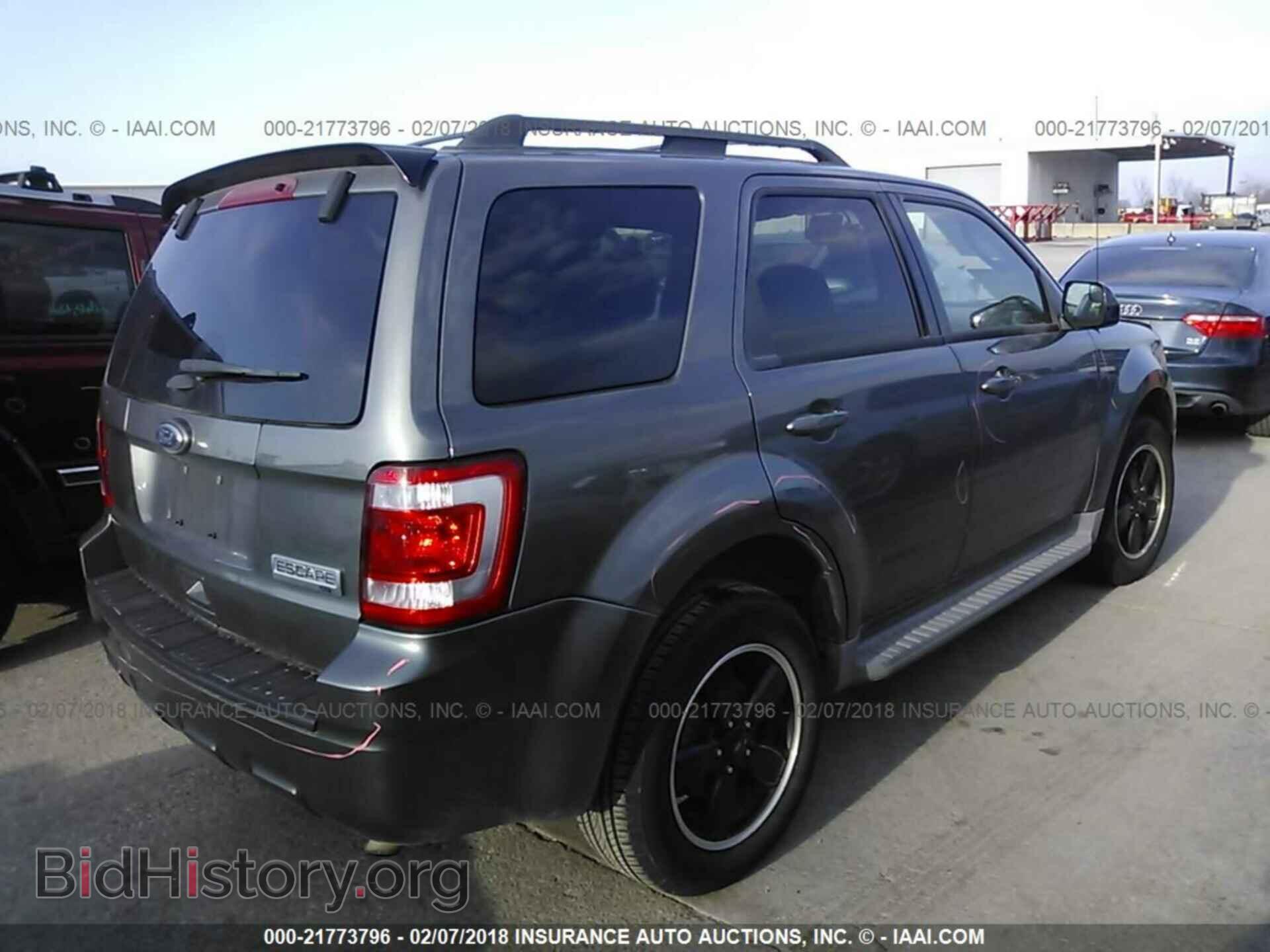 2011 Ford Escape - VIN: 1FMCU0D77BKB13116 - Фото 4