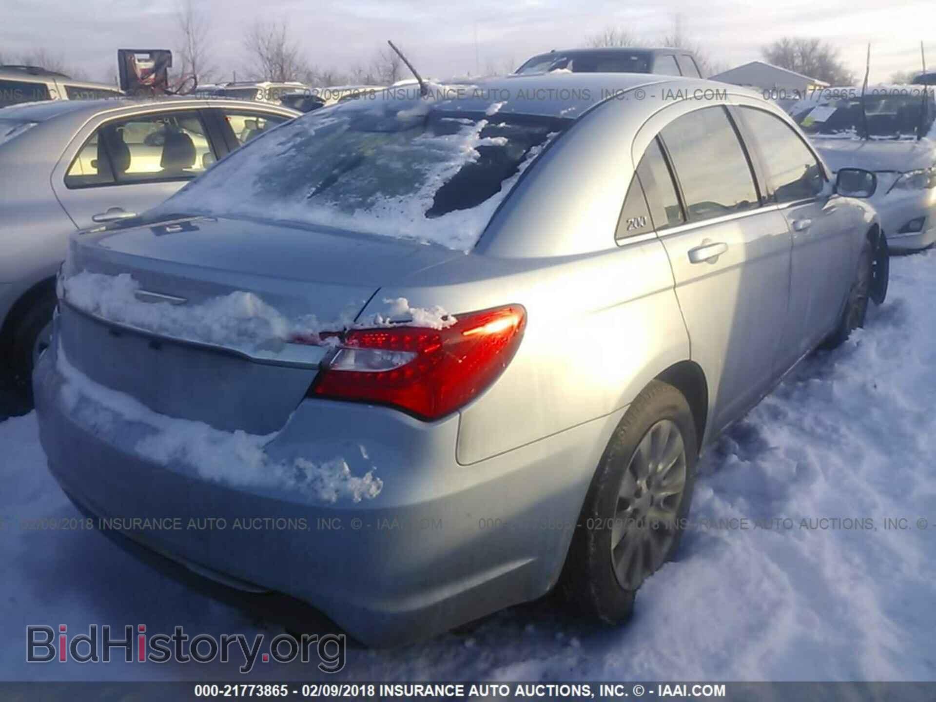 2014 Chrysler 200 - VIN: 1C3CCBAB5EN168022 - Photo 4