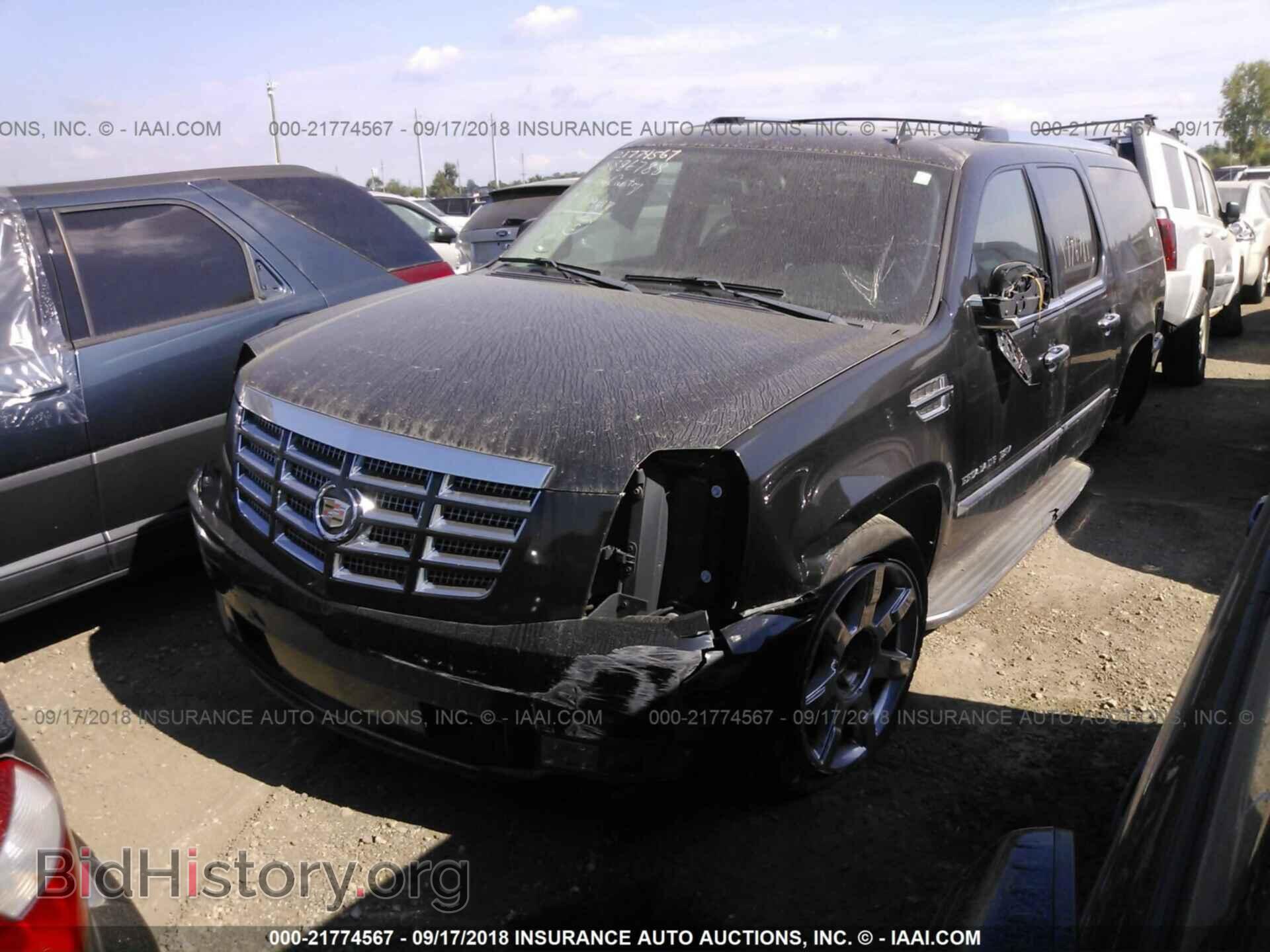 2011 Cadillac Escalade - VIN: 1GYS4HEF1BR136803 - Фото 2