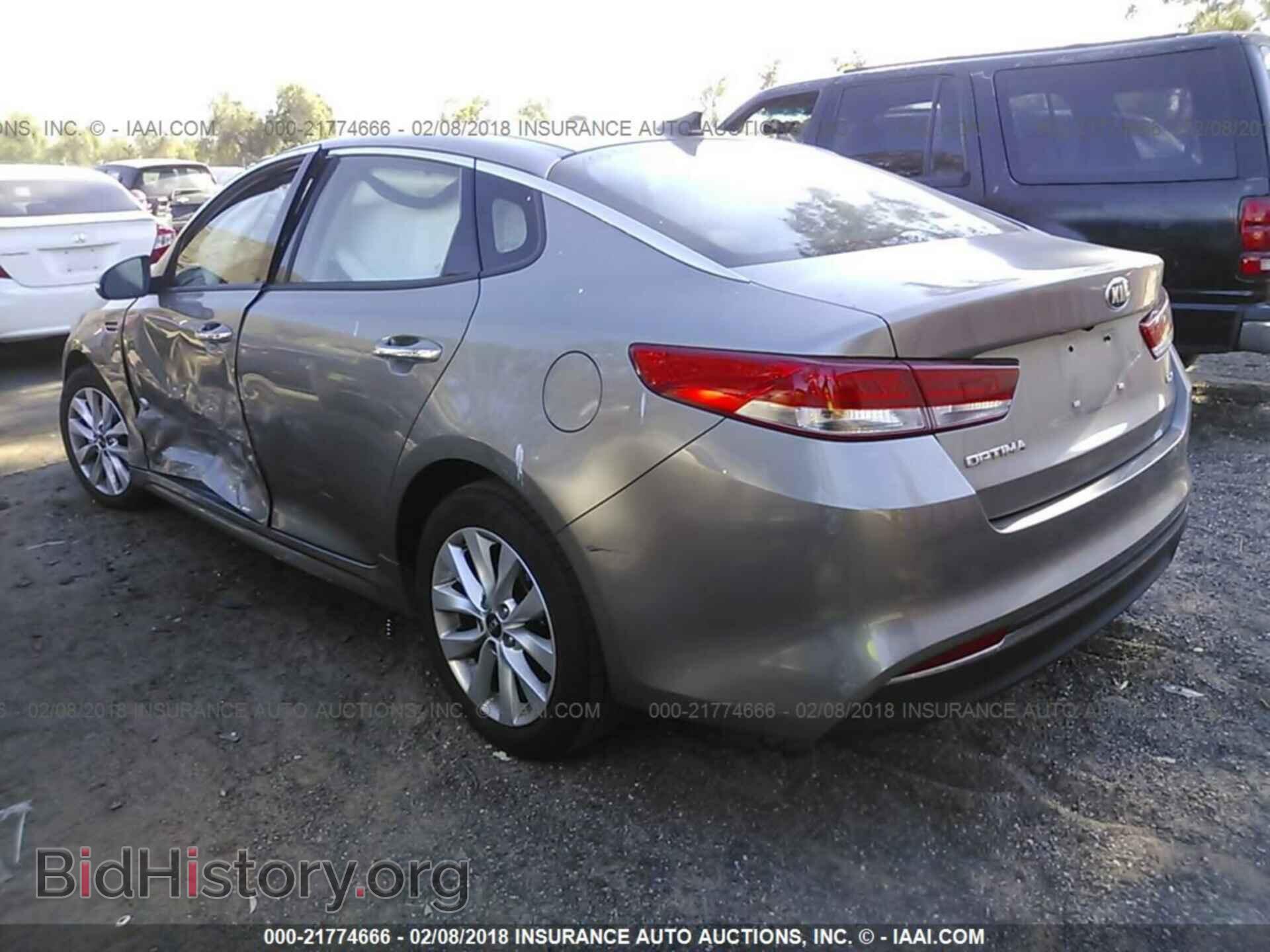 2016 Kia Optima - VIN: 5XXGU4L38GG032994 - Photo 3